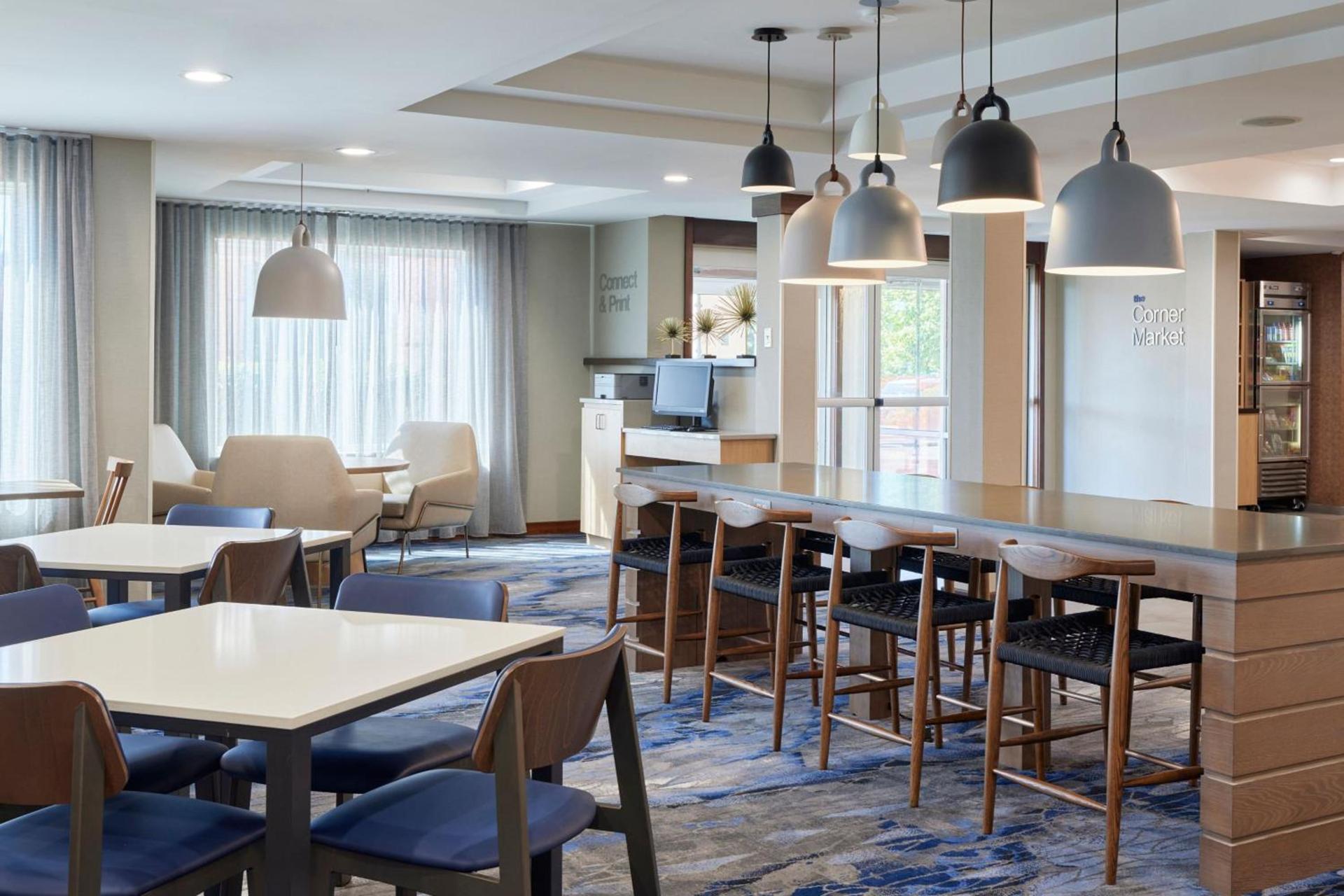 Fairfield Inn & Suites Burlington photo 26