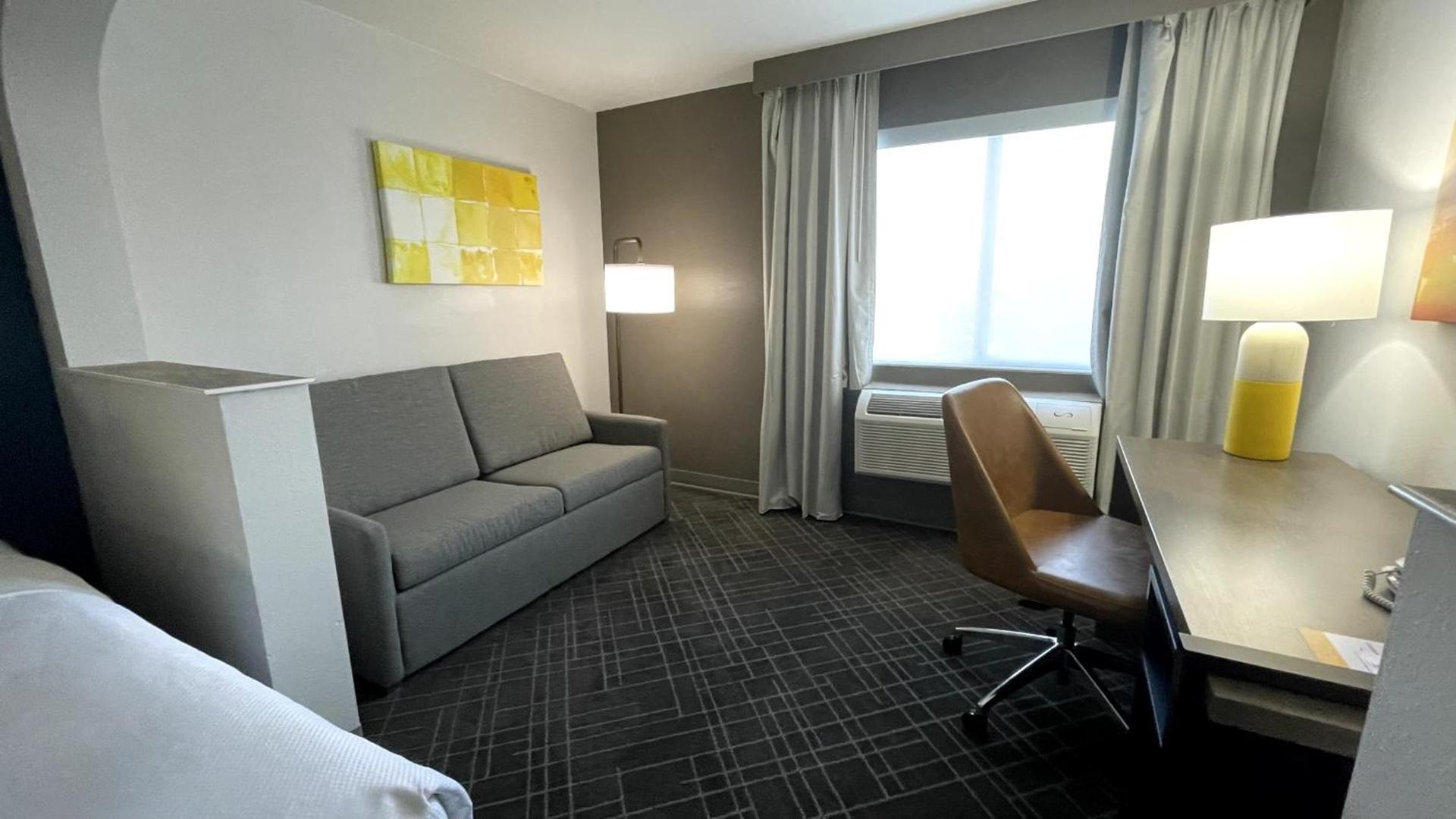 Comfort Suites Denver North - Westminster photo 41