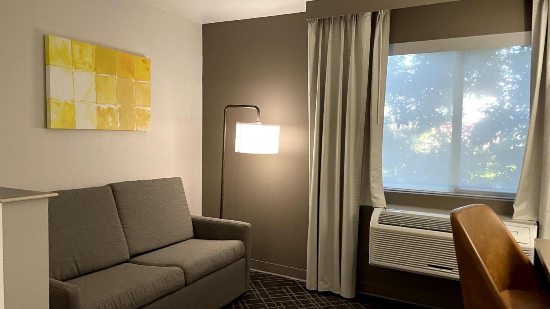Comfort Suites Denver North - Westminster photo 45