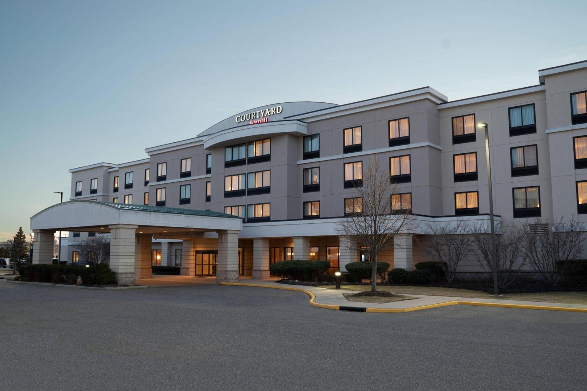 Courtyard Republic Airport Long Island/Farmingdale — hotel in Farmingdale