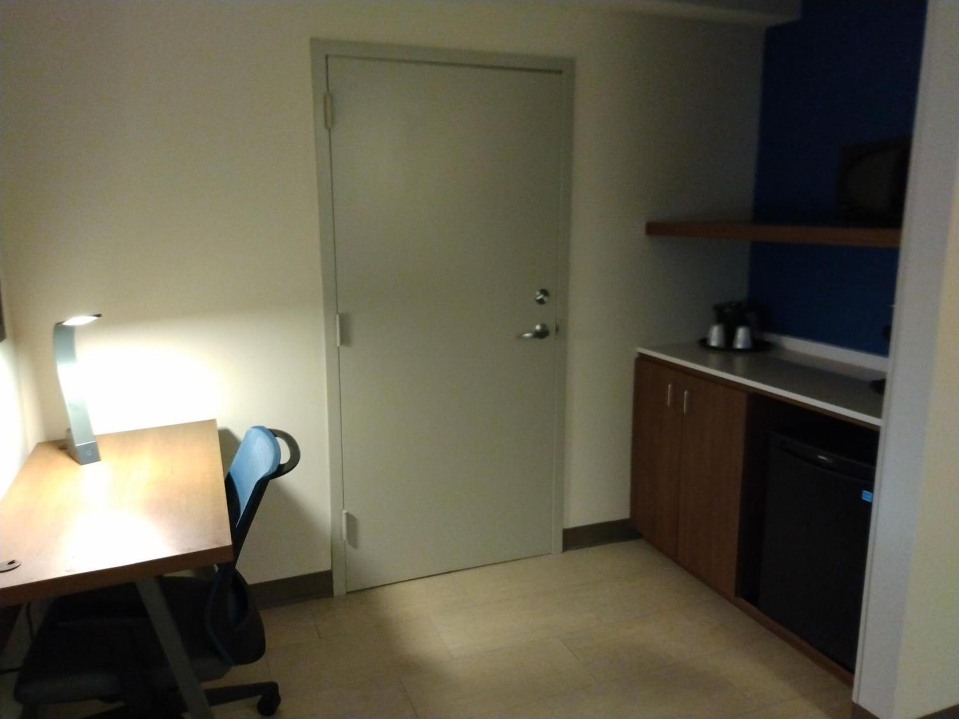 Holiday Inn Express Hotel & Suites Albuquerque Midtown by IHG photo 11