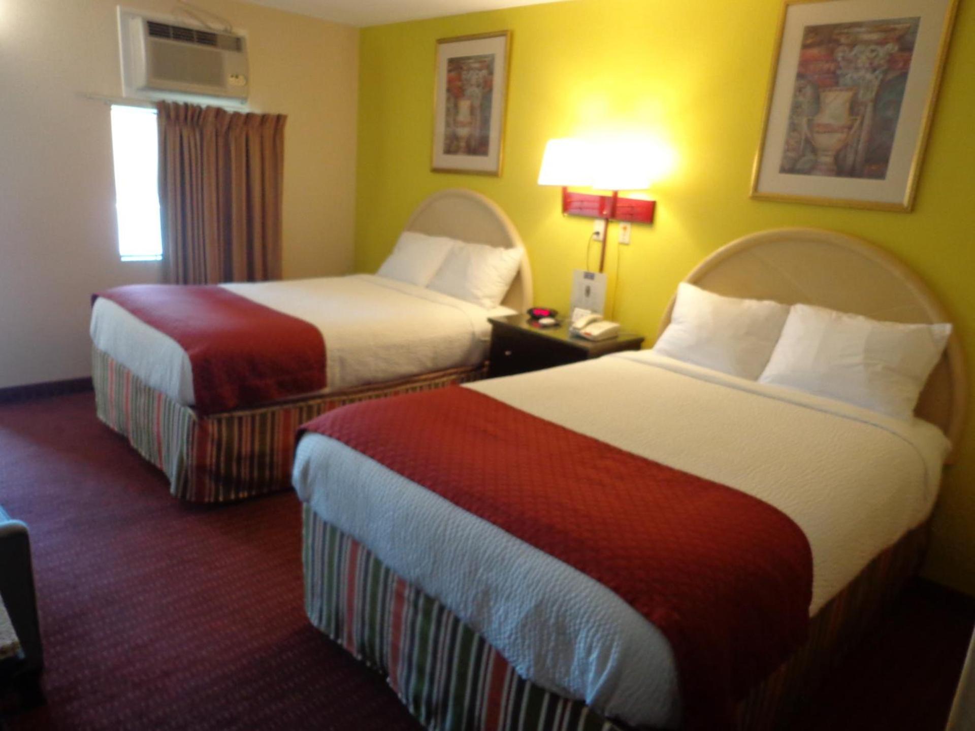 Economy Inn Express Warren photo 3