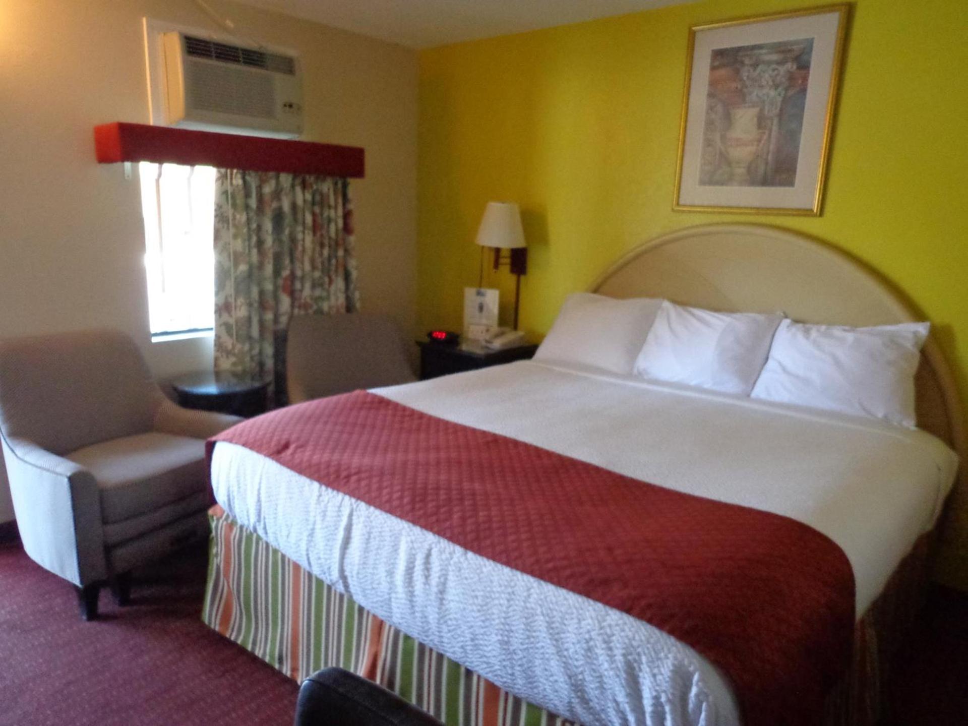 Economy Inn Express Warren photo 10