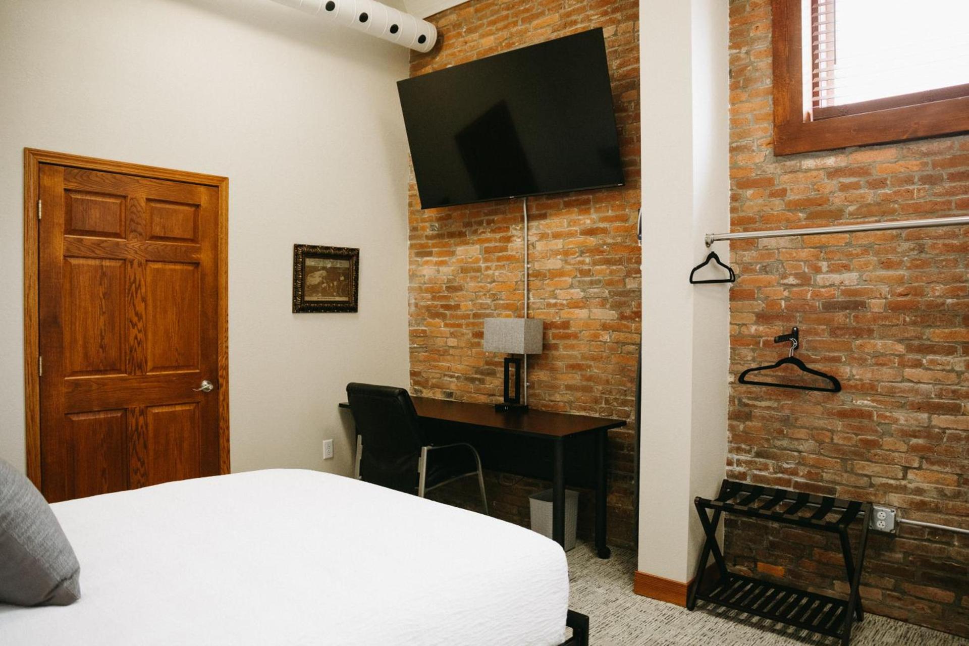 Bricktown Inn photo 9