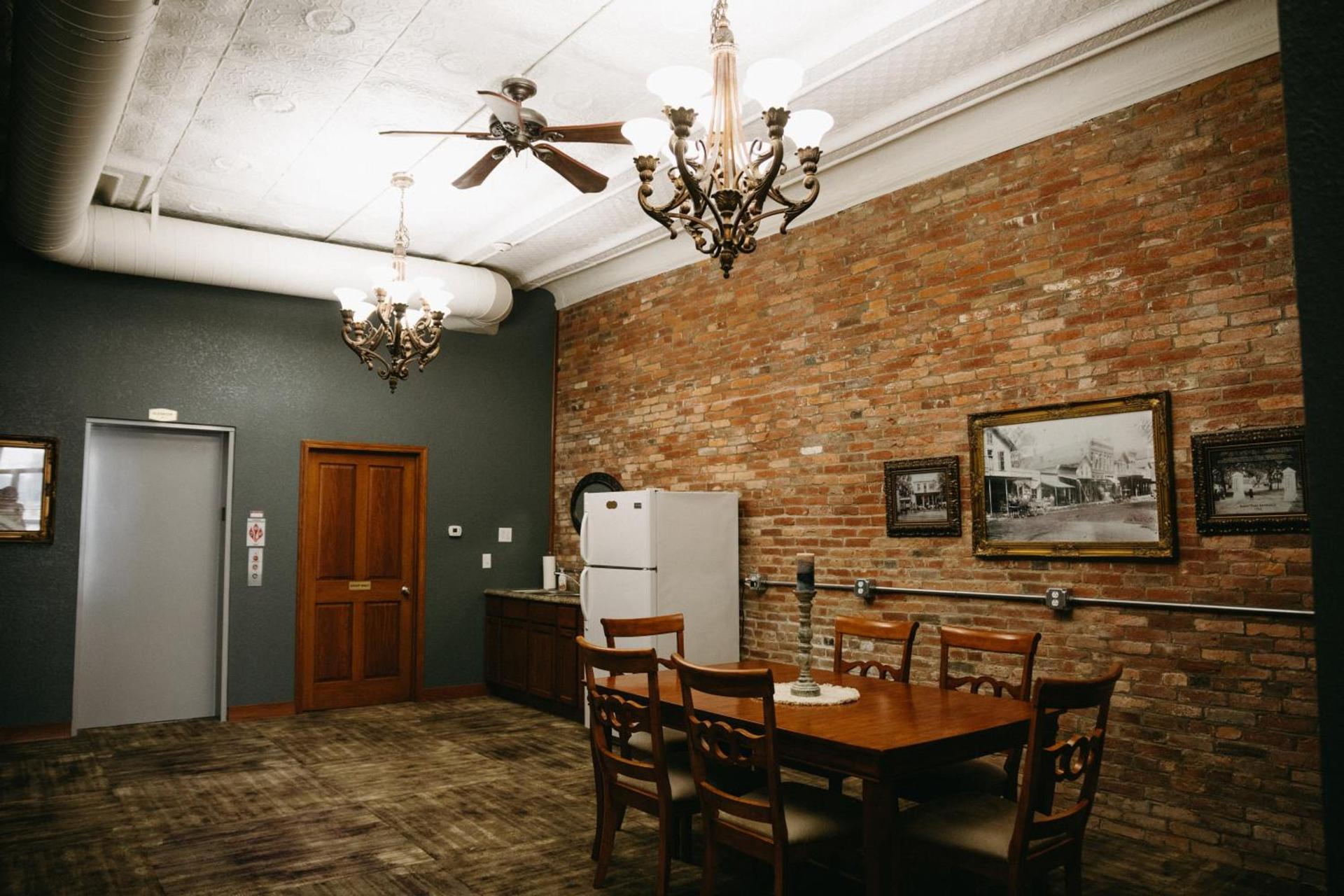 Bricktown Inn photo 7