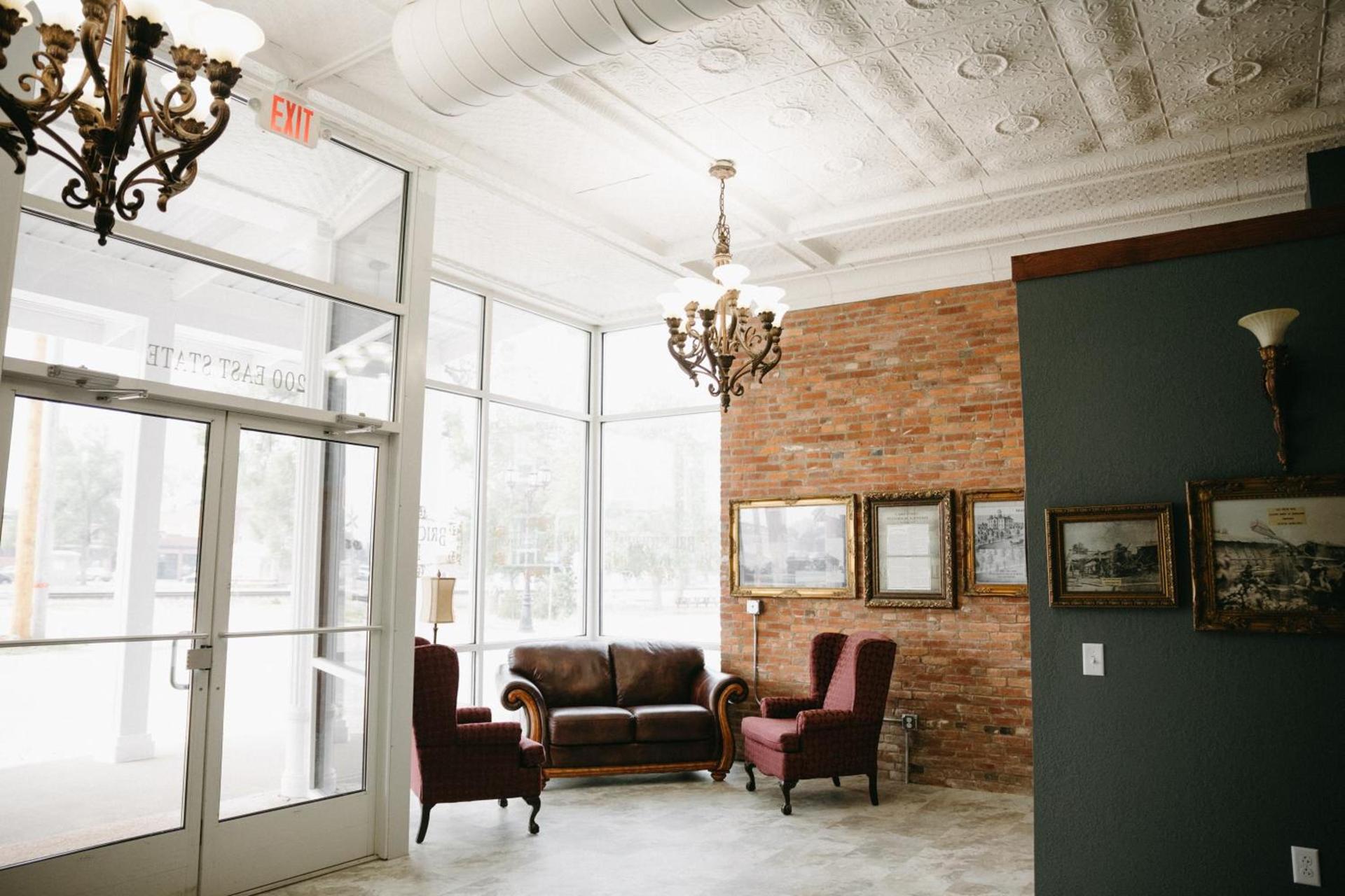 Bricktown Inn photo 2
