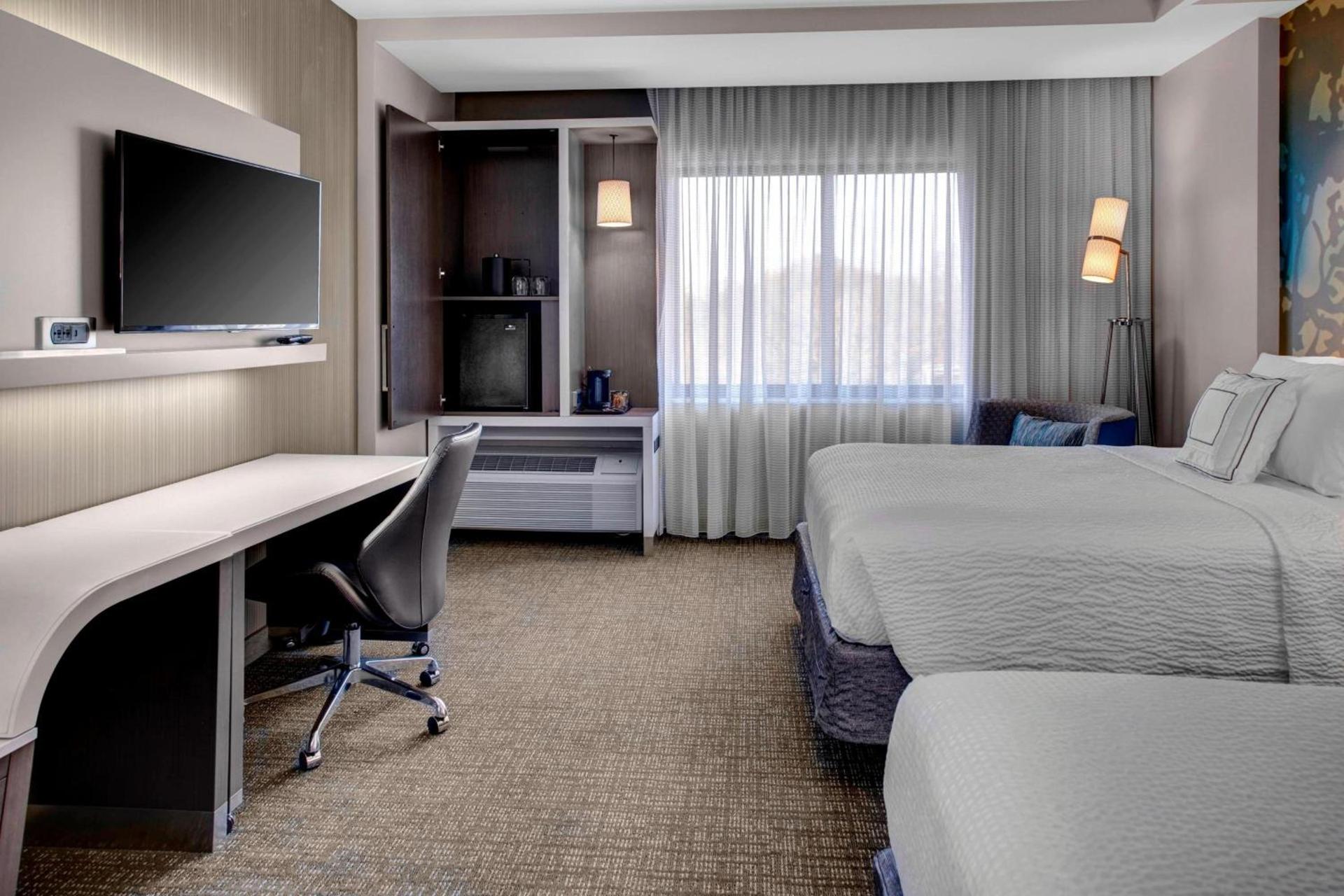 Courtyard by Marriott Carrollton photo 9