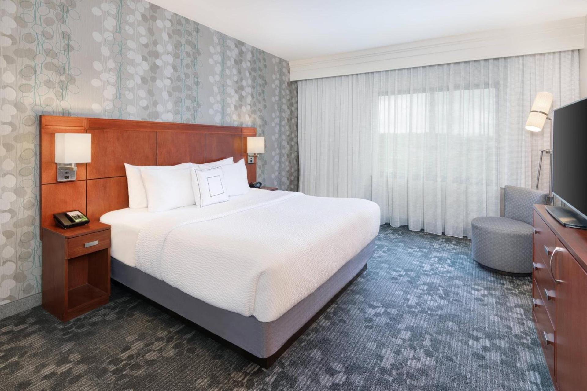 Courtyard by Marriott Pittsburgh Washington Meadow Lands photo 23