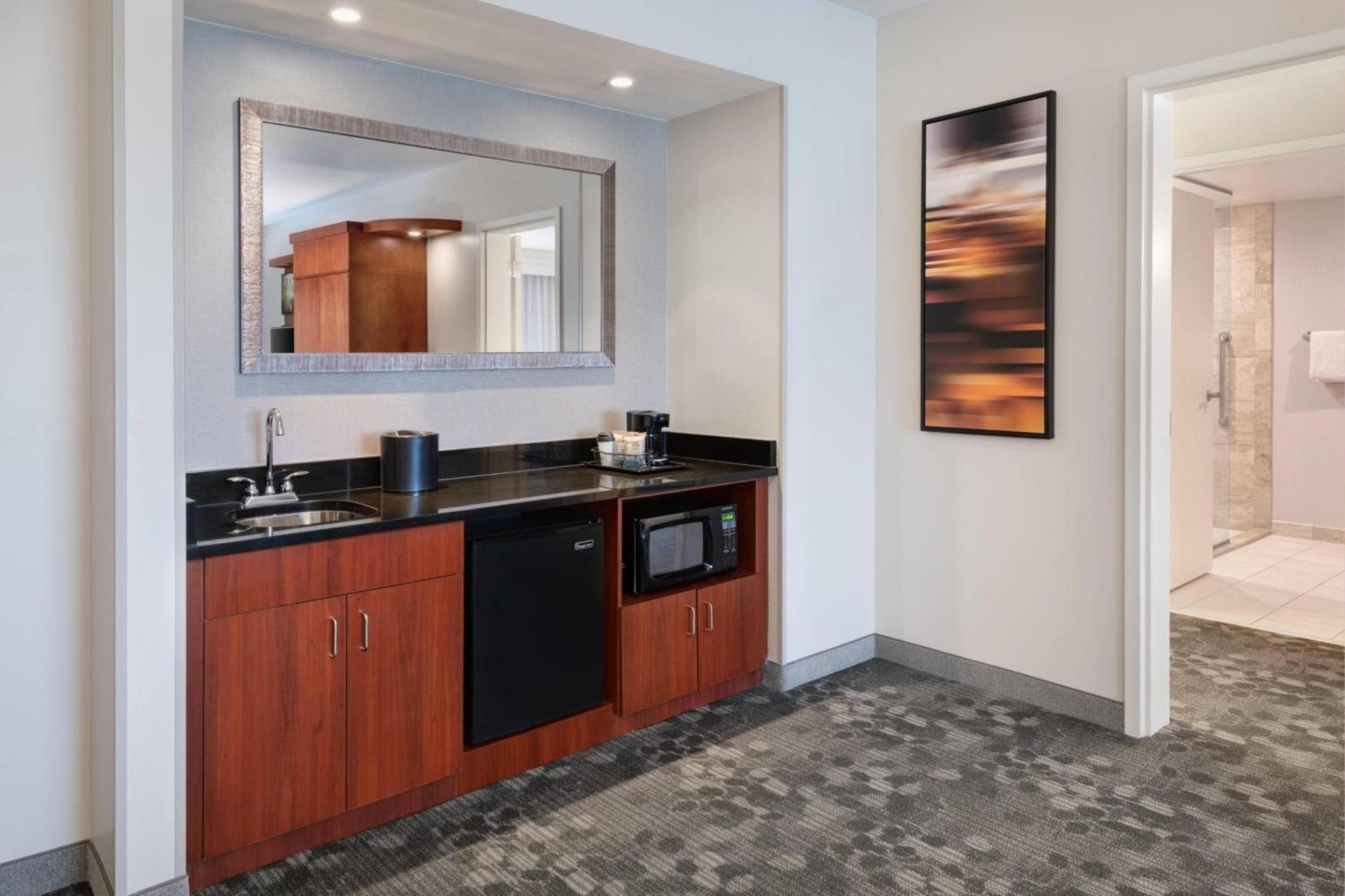 Courtyard by Marriott Pittsburgh Washington Meadow Lands photo 26