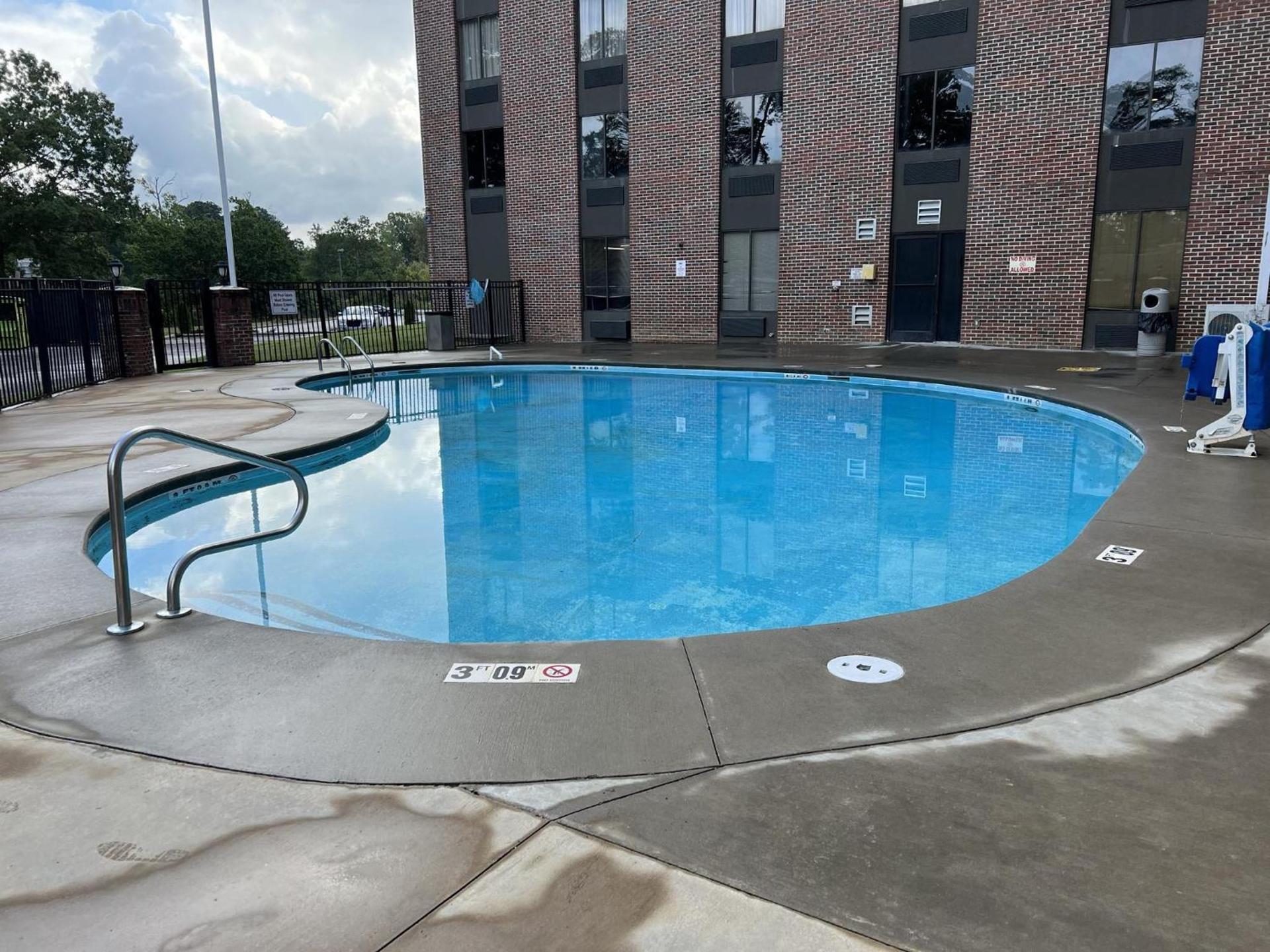 Holiday Inn Express - Rocky Mount - Sports Center by IHG photo 64