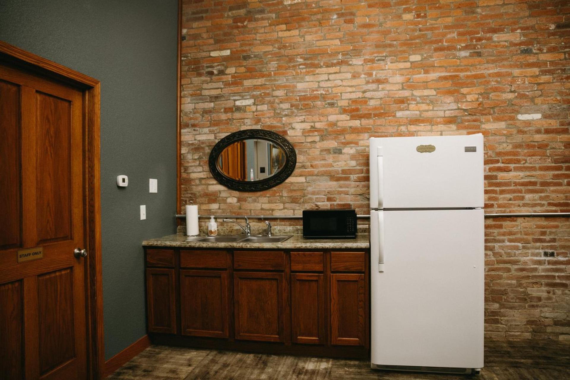 Bricktown Inn photo 20