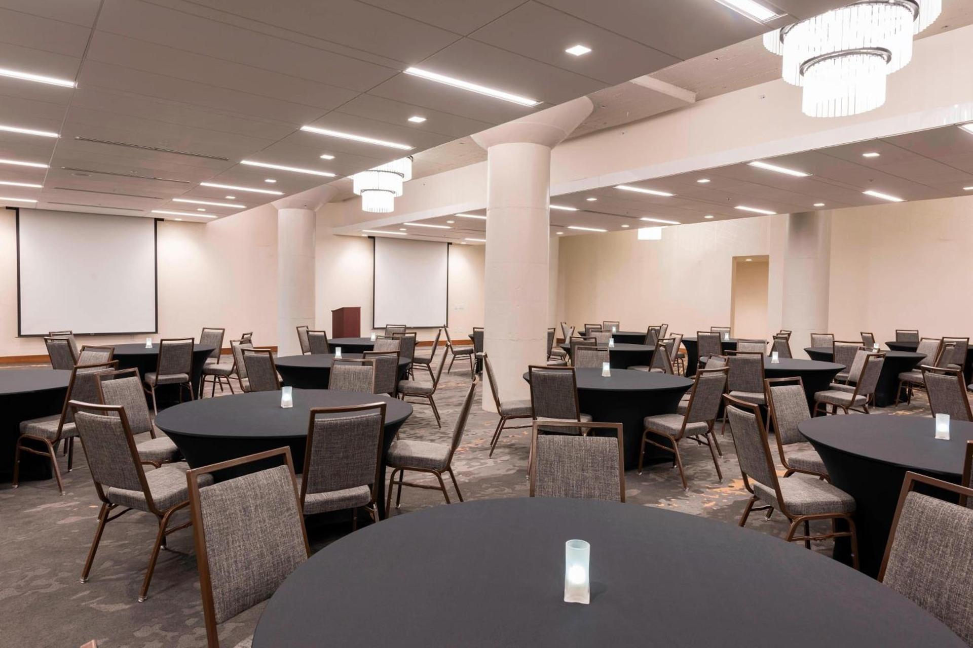 Courtyard by Marriott Waterloo Cedar Falls photo 34