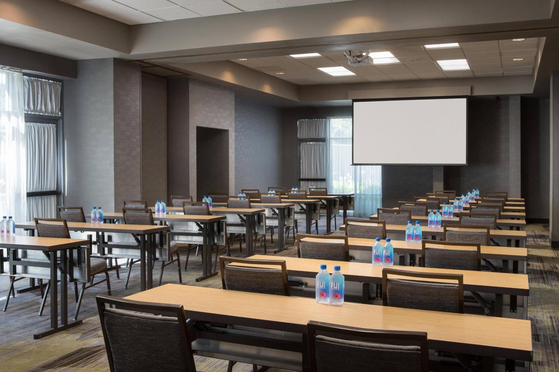 Courtyard by Marriott Richmond Berkeley photo 33