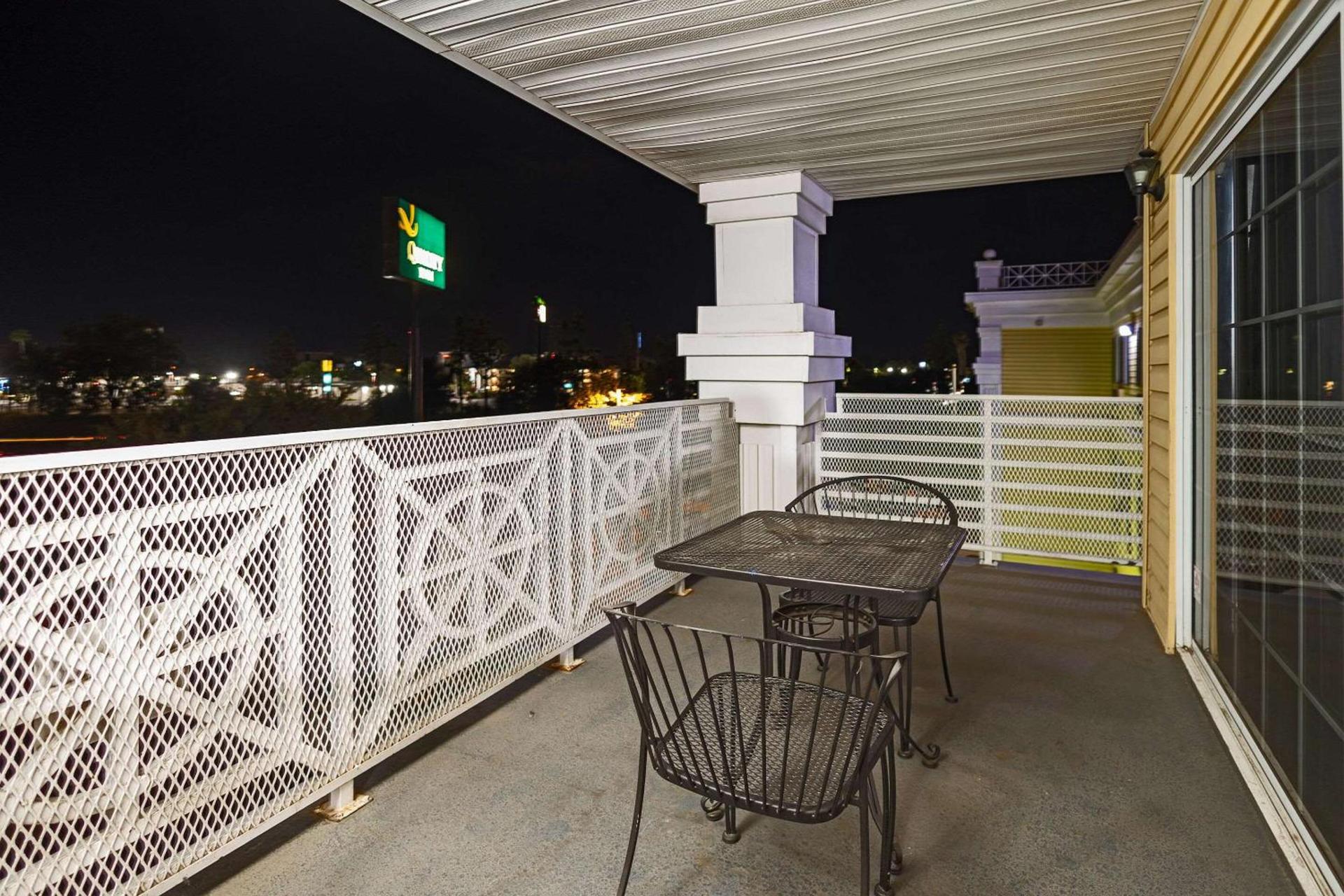 Quality Inn & Suites Tulare photo 35