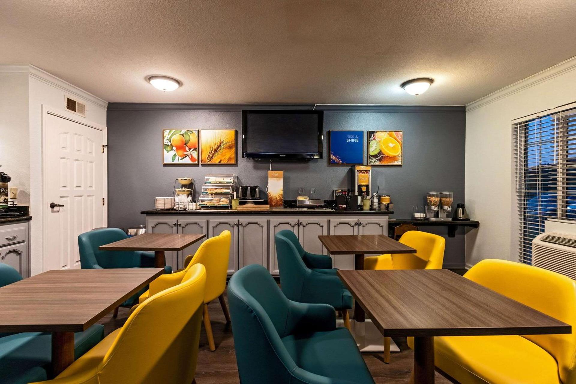Quality Inn & Suites Tulare photo 29