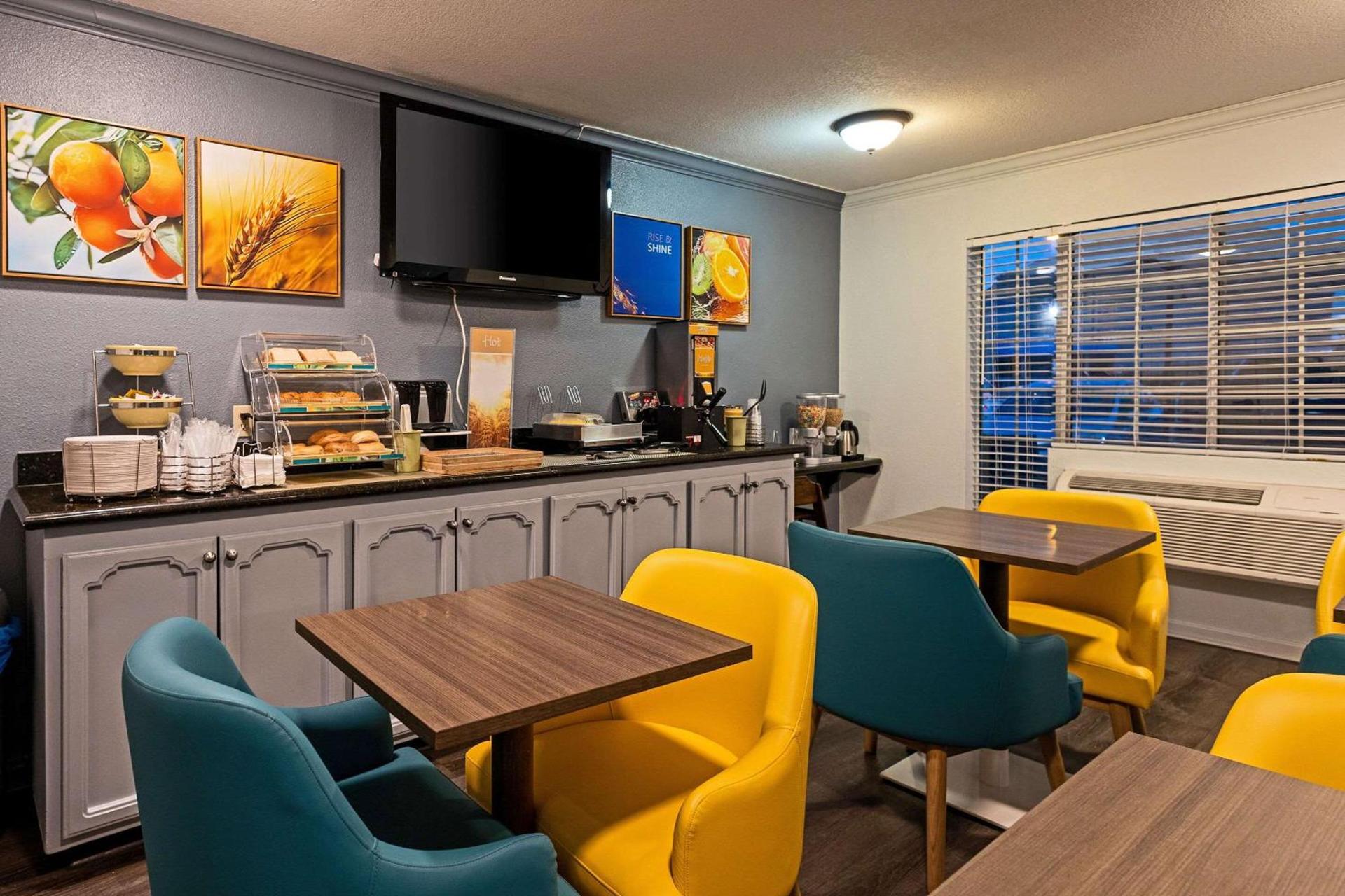 Quality Inn & Suites Tulare photo 32