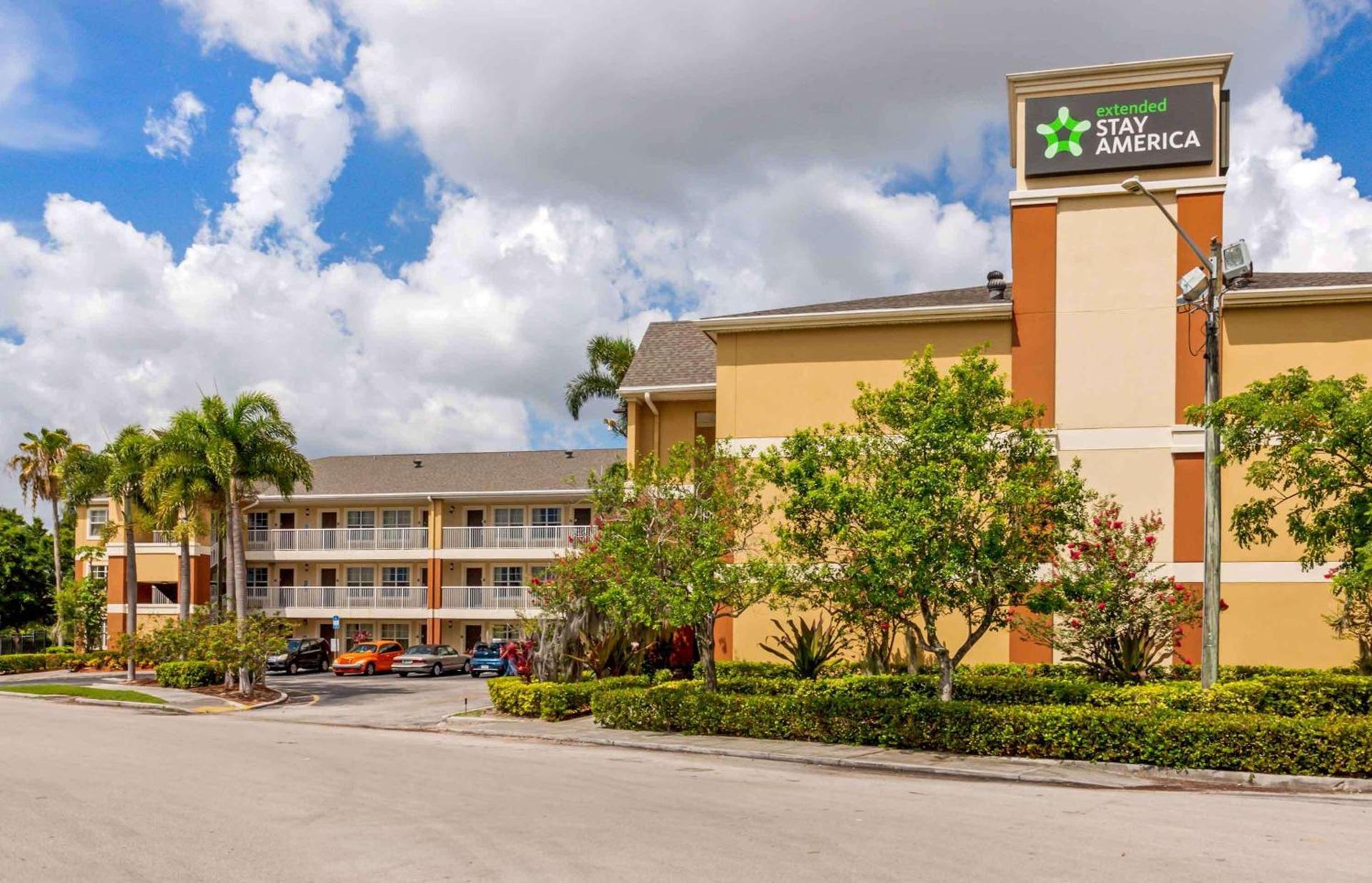 Extended Stay America Suites - Fort Lauderdale - Cypress Creek - Andrews Ave photo 1