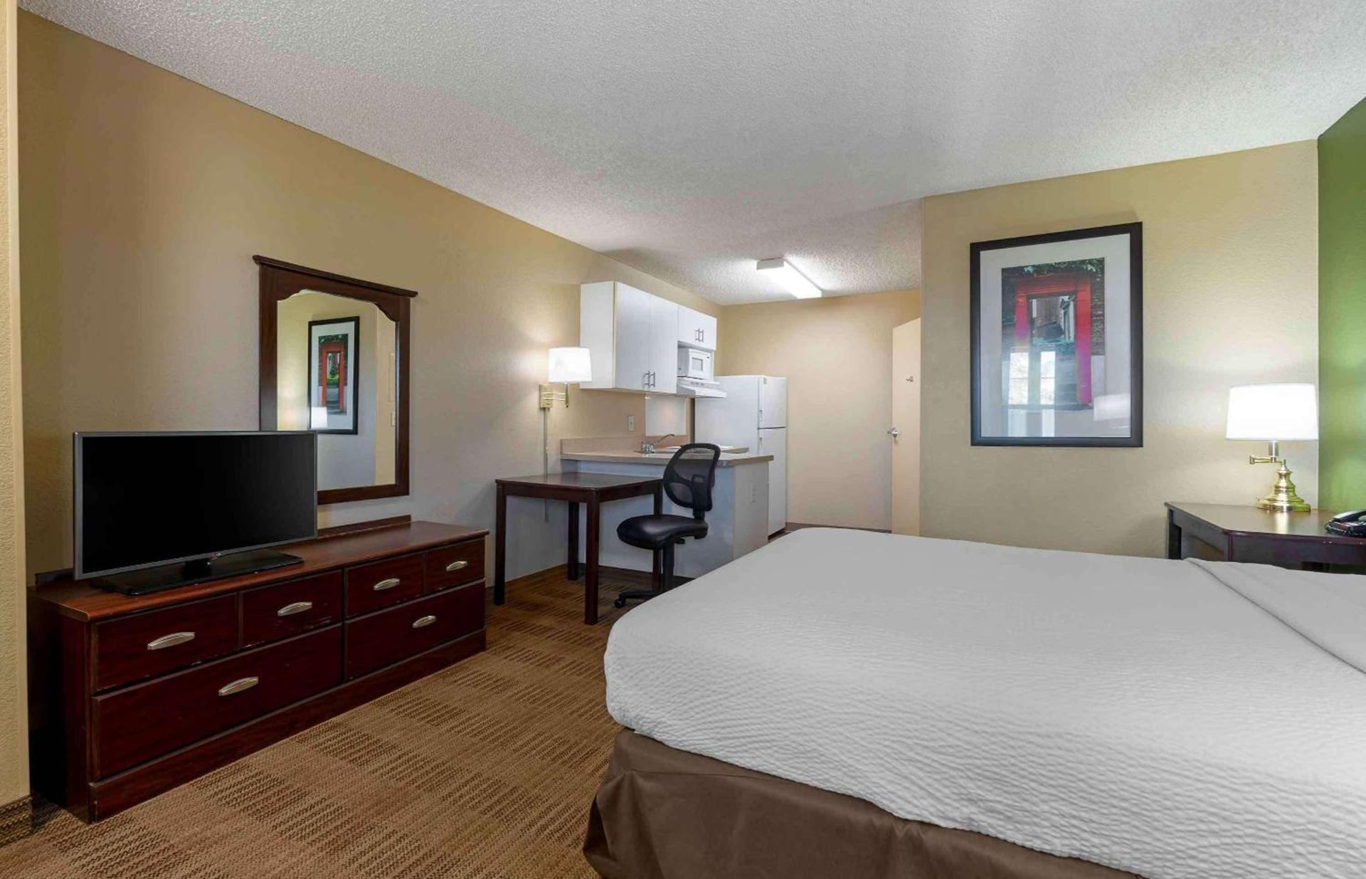 Extended Stay America Suites - Sacramento - White Rock Rd photo 11
