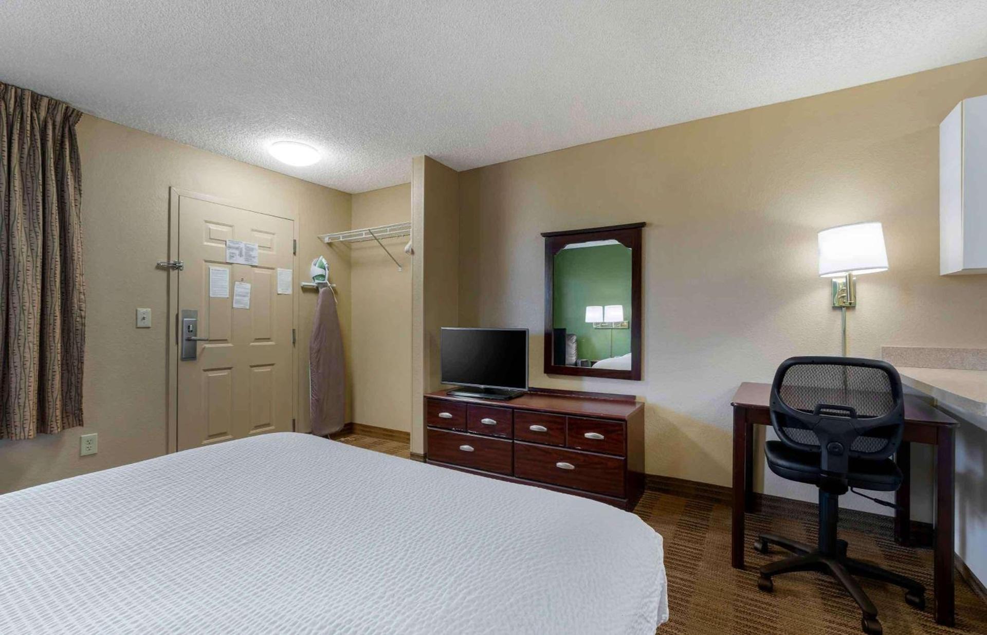 Extended Stay America Suites - Sacramento - White Rock Rd photo 12