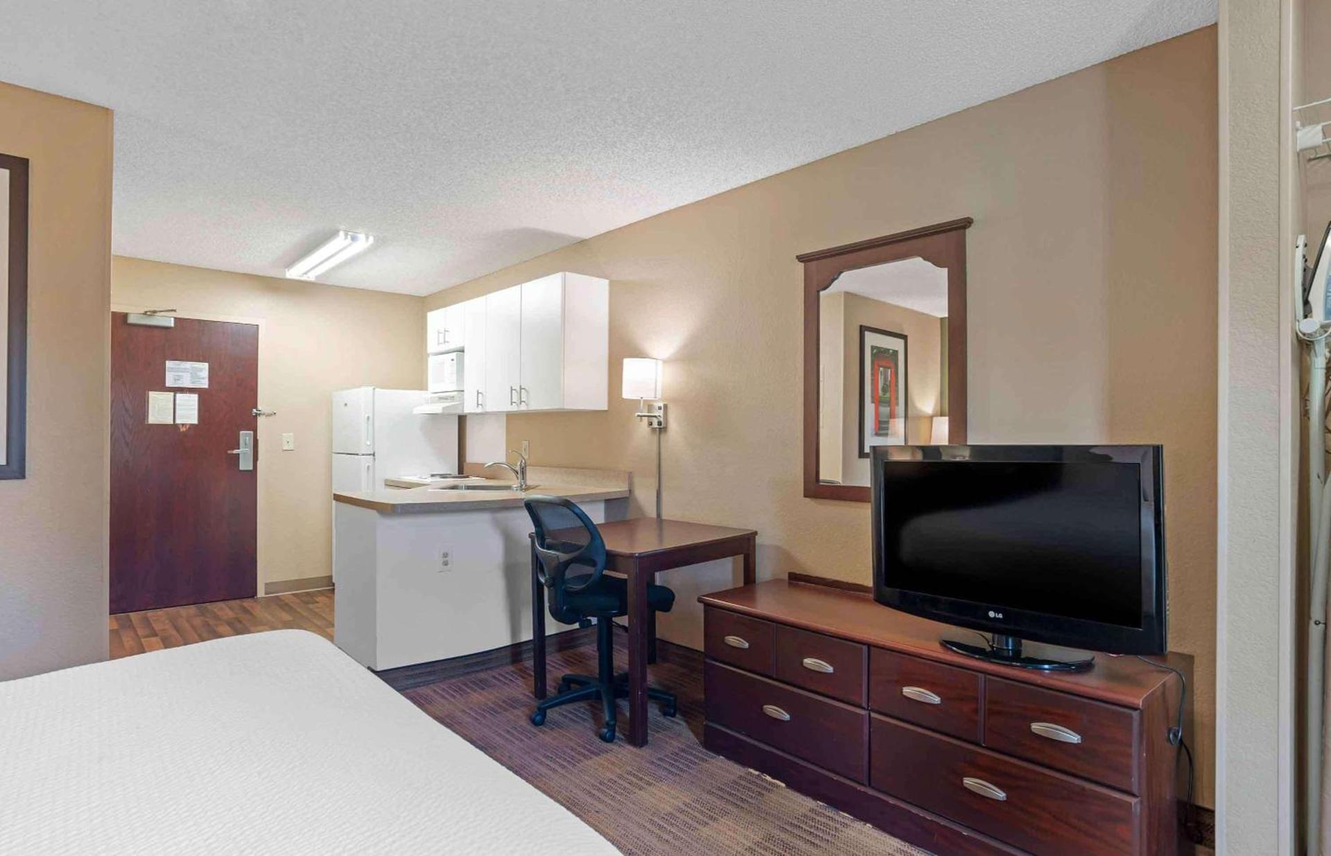Extended Stay America Suites - San Diego - Oceanside photo 10