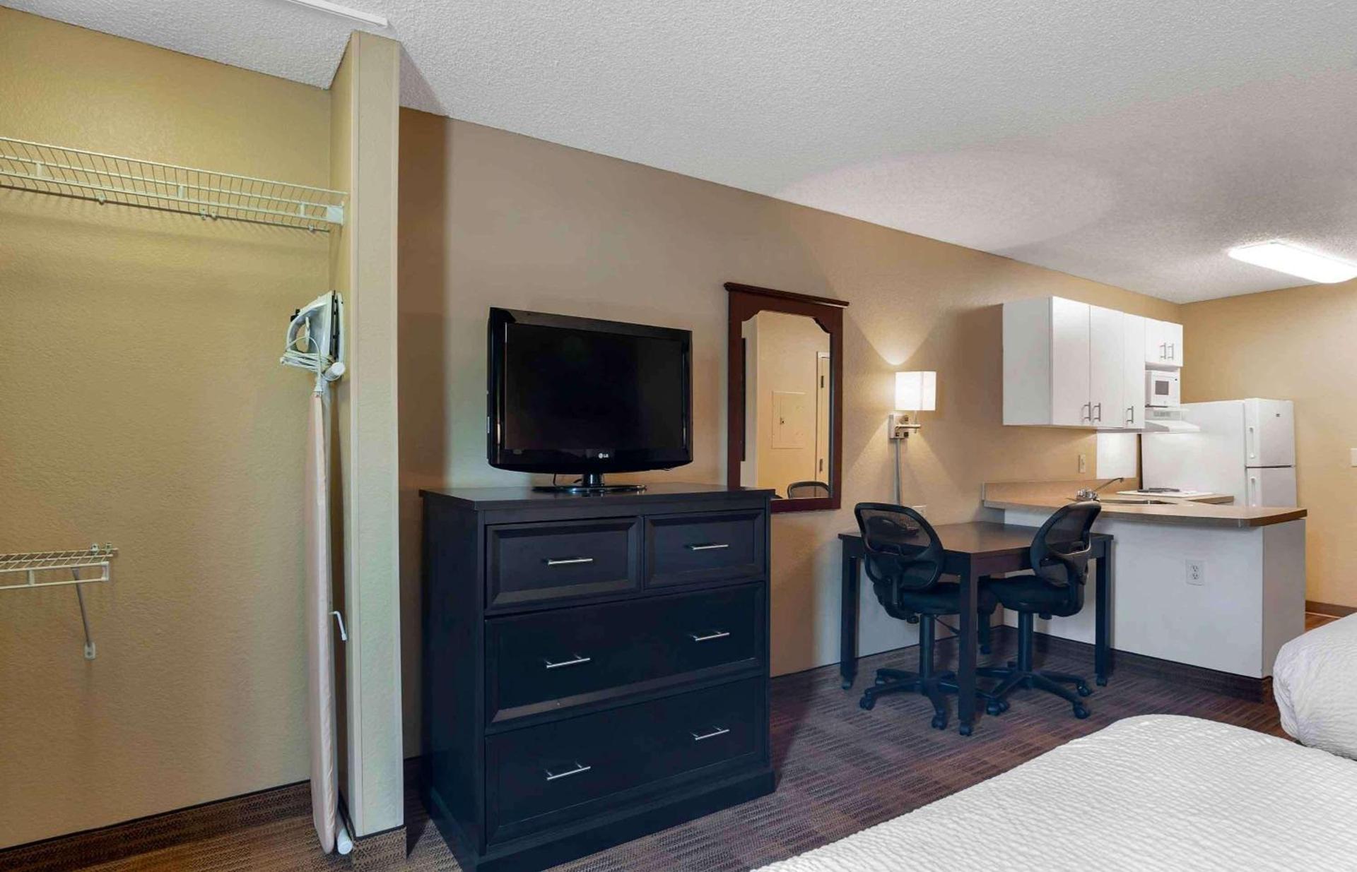 Extended Stay America Suites - San Diego - Oceanside photo 21