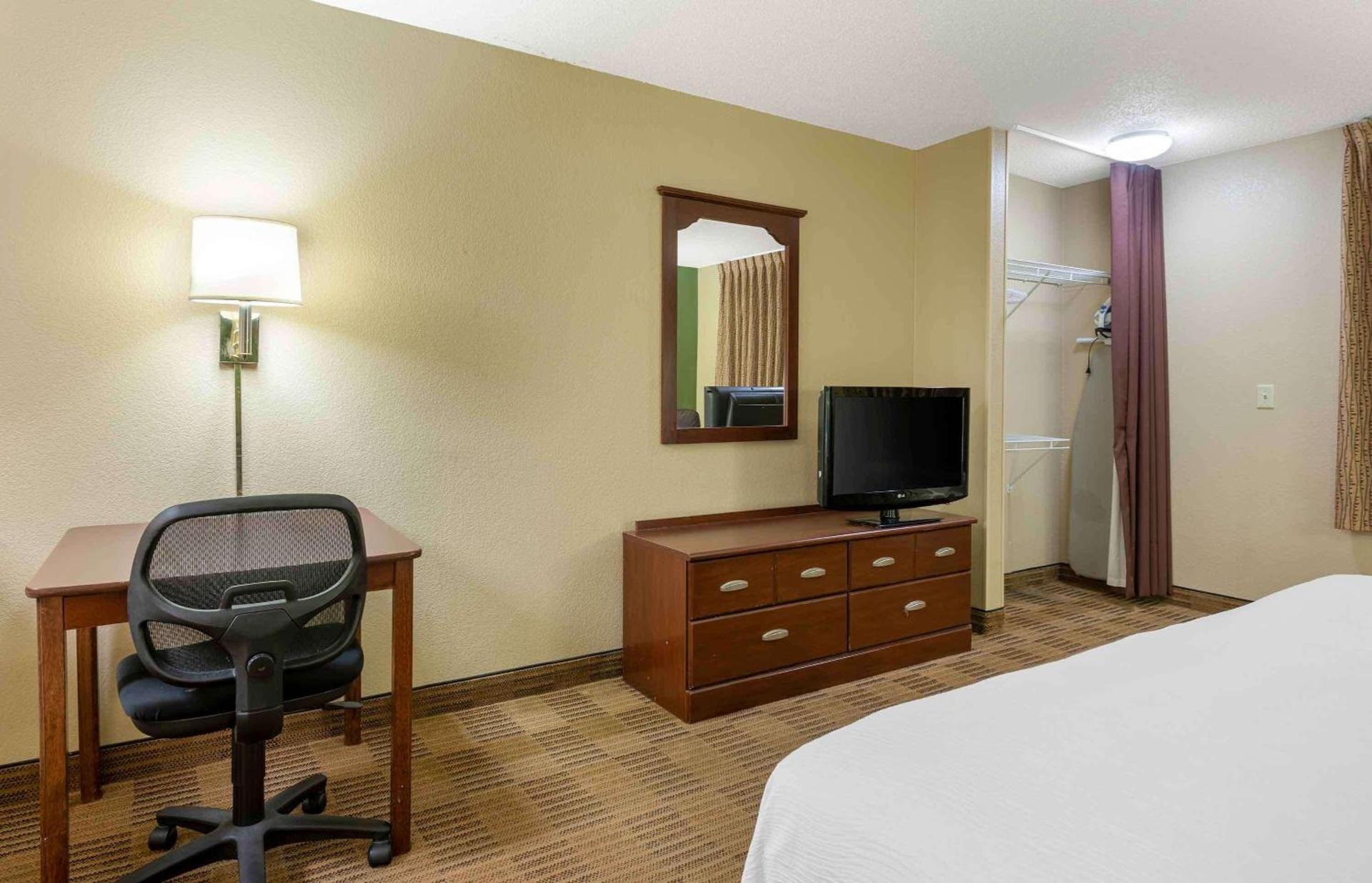 Extended Stay America Suites - Chicago - Schaumburg - I-90 photo 18