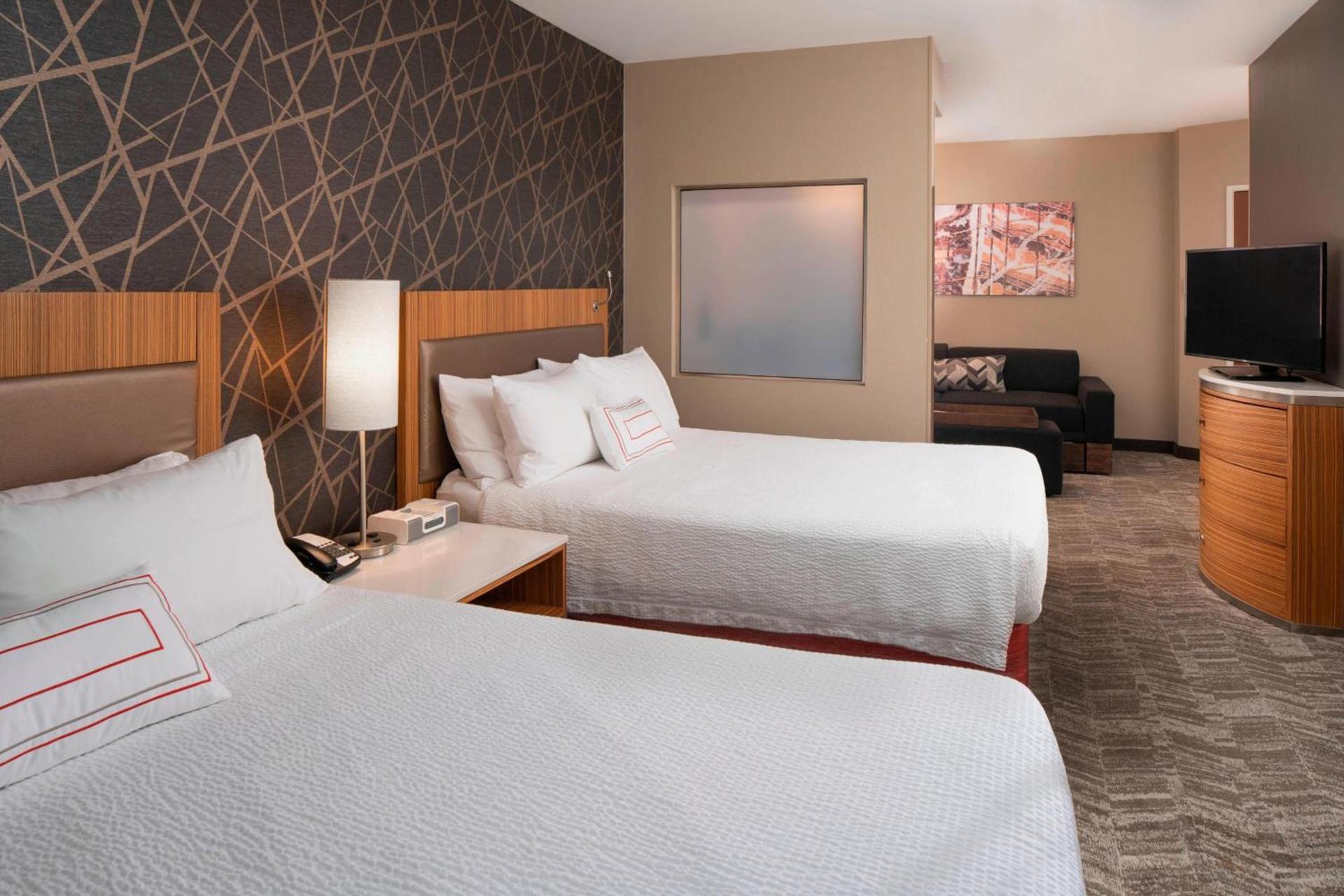 SpringHill Suites St. Louis Airport/Earth City photo 2