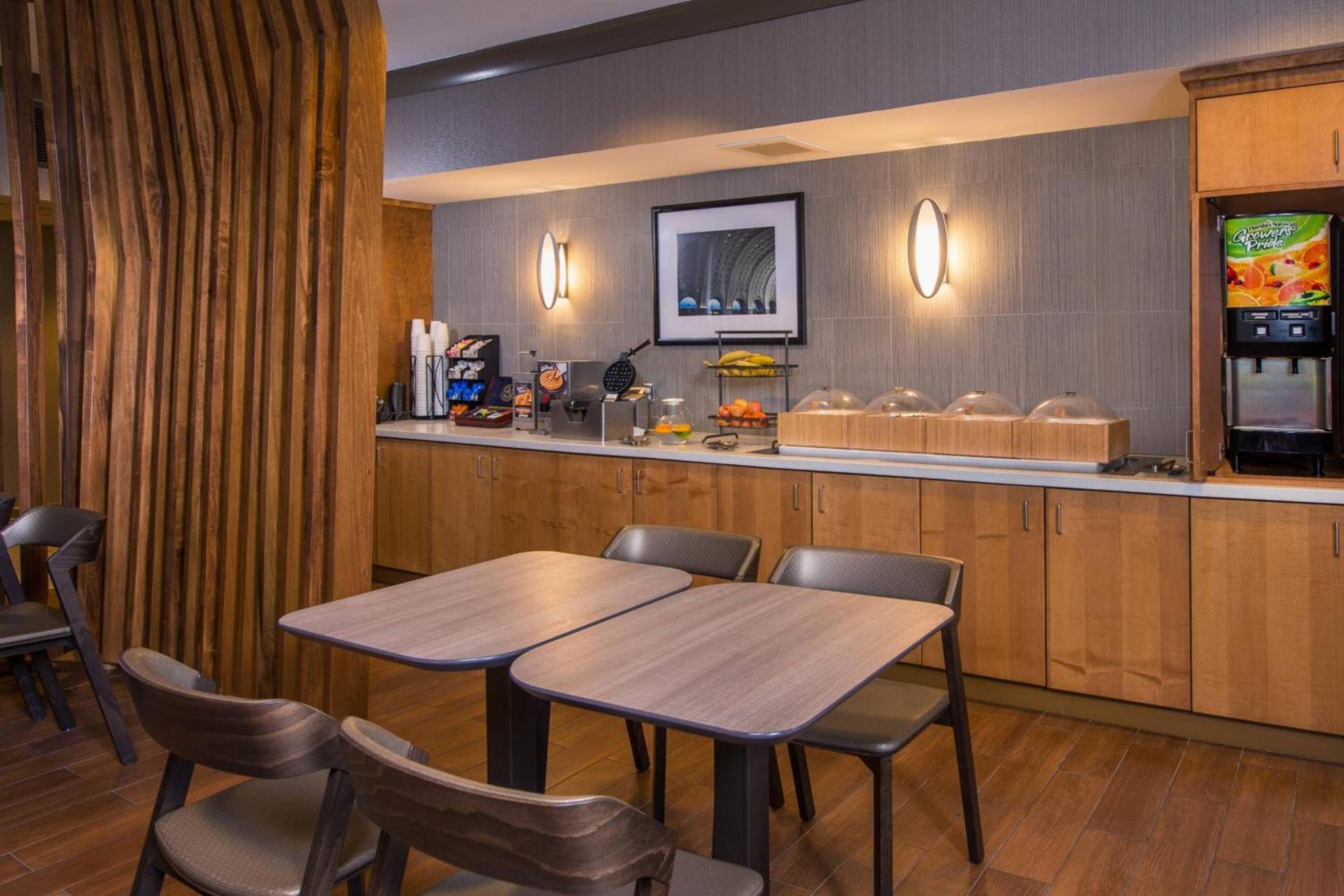 SpringHill Suites Herndon Reston photo 15