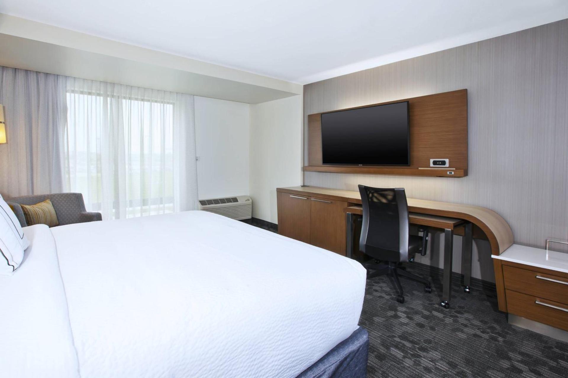 Courtyard by Marriott St. Joseph-Benton Harbor photo 14