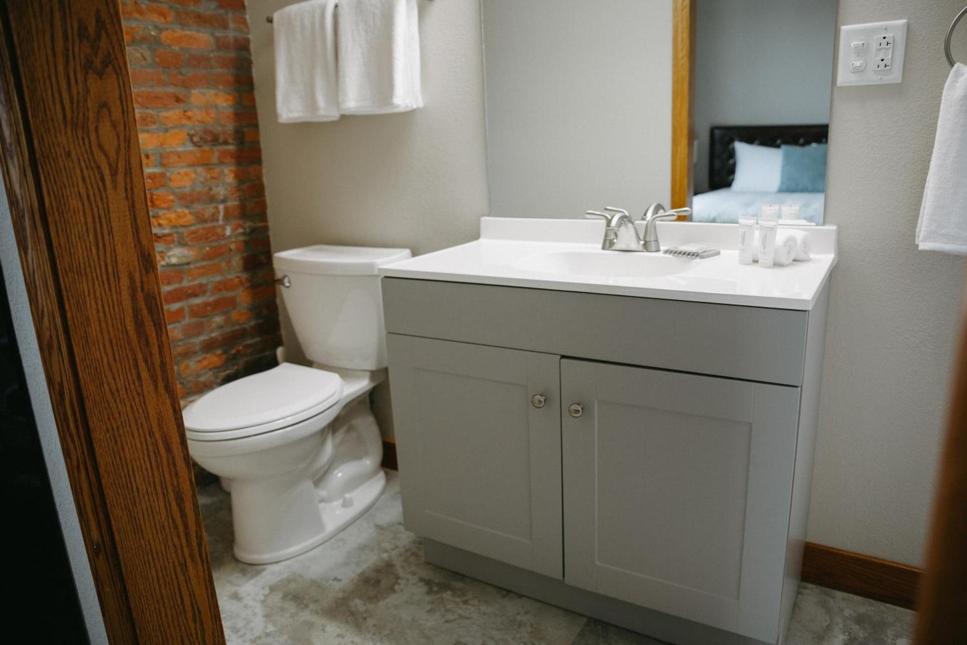 Bricktown Inn photo 24