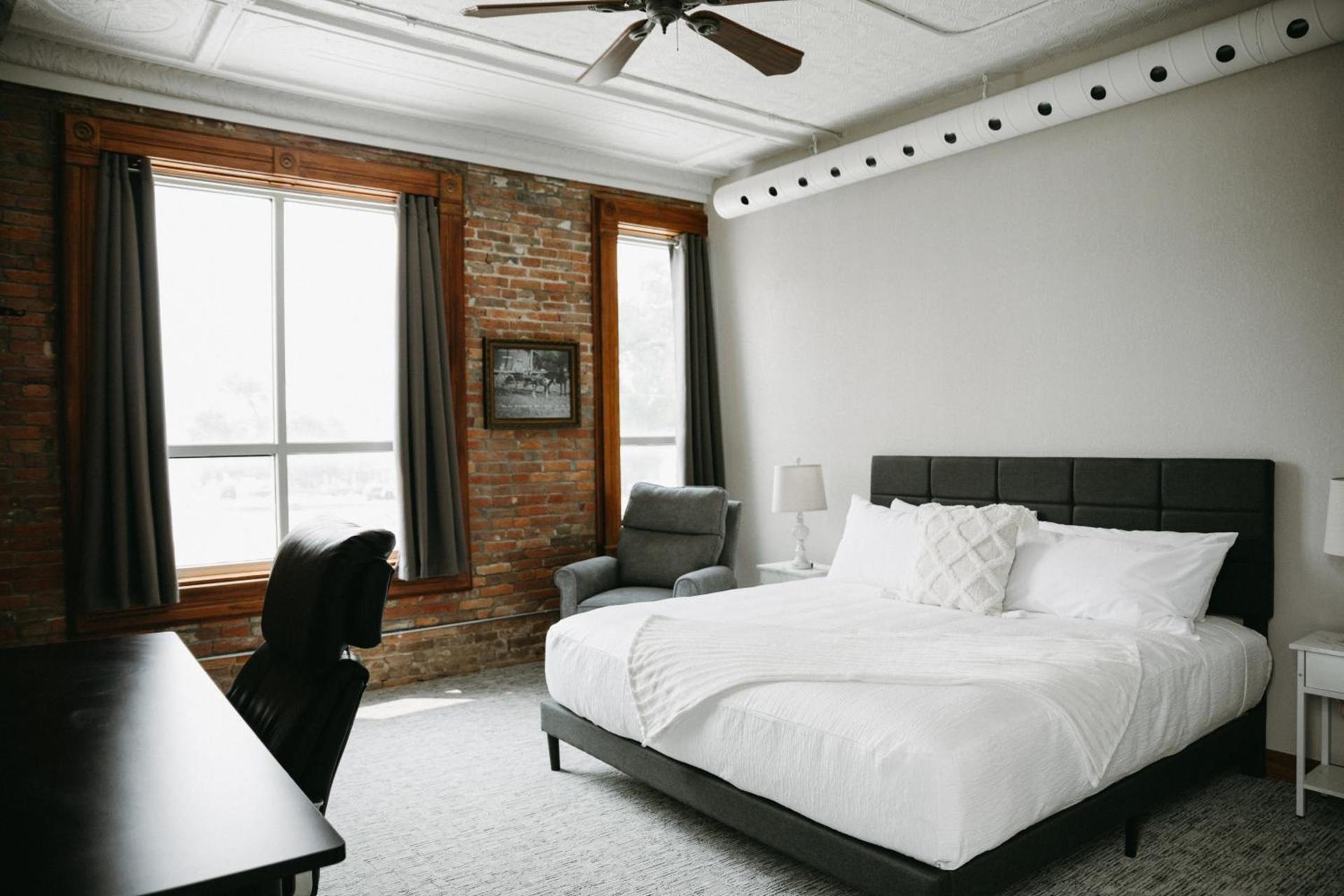 Bricktown Inn photo 27
