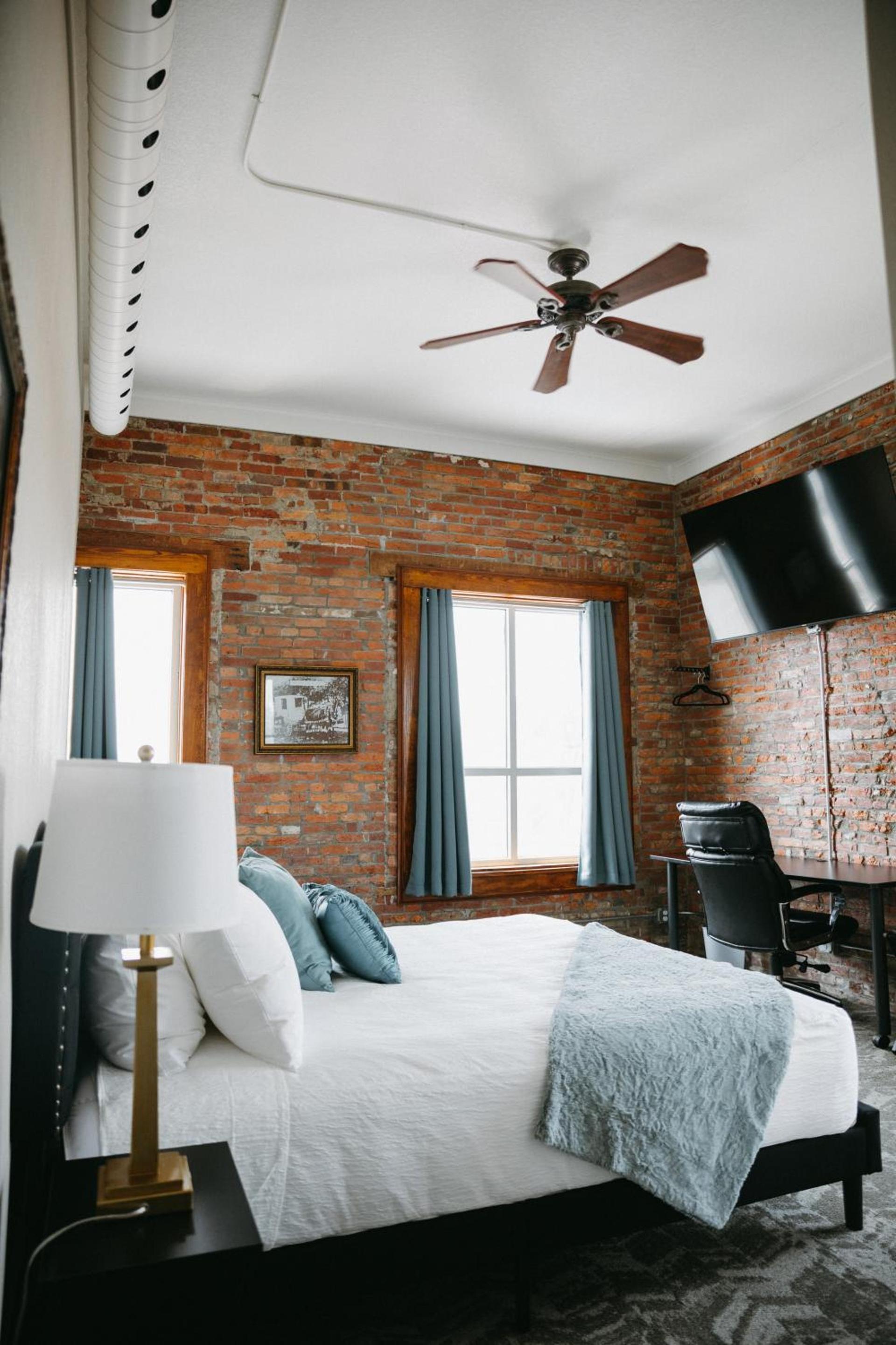Bricktown Inn photo 30