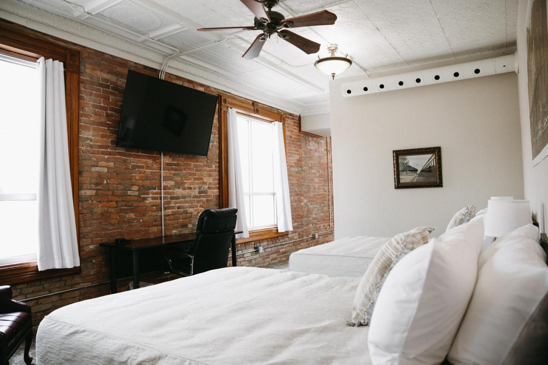 Bricktown Inn photo 39
