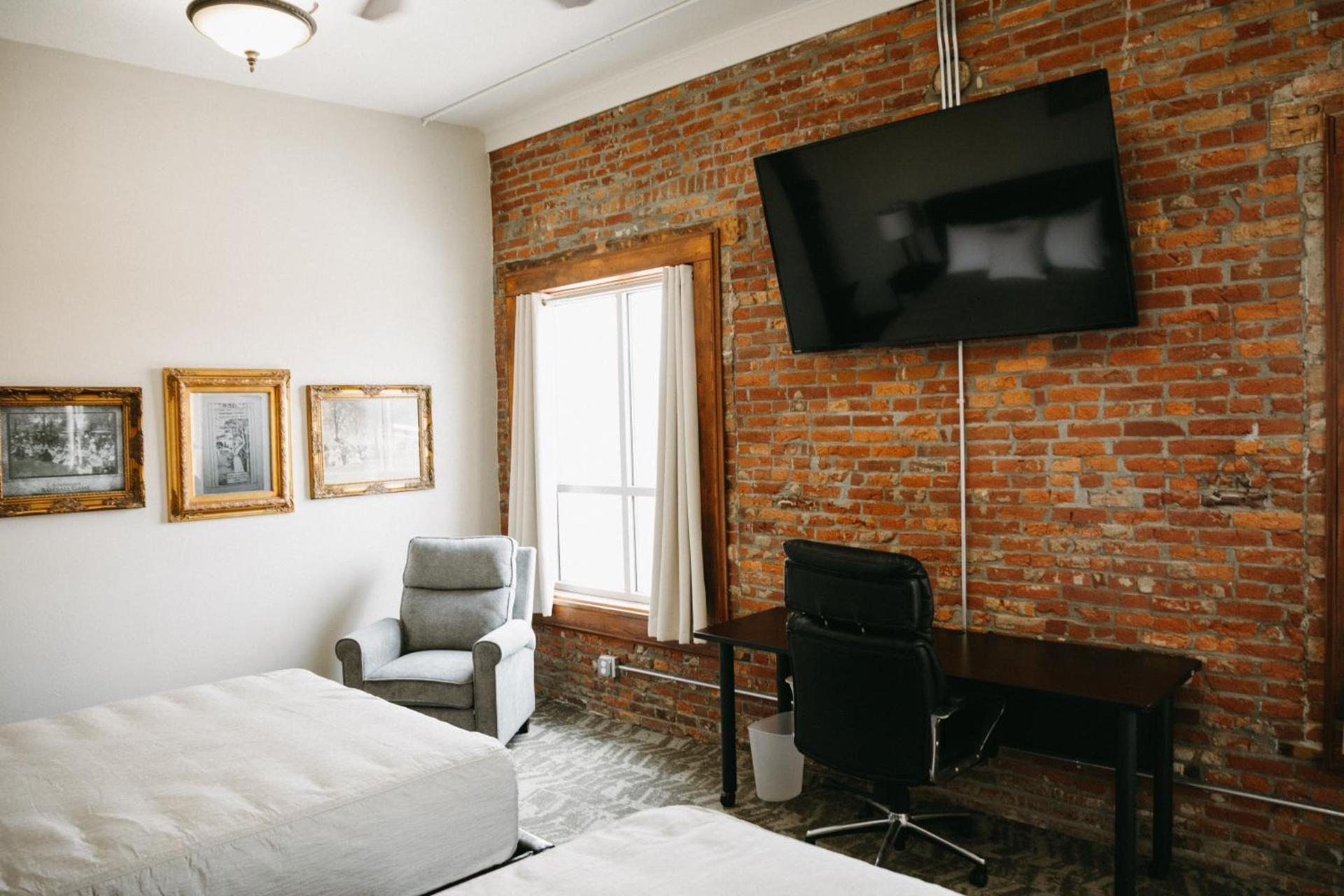Bricktown Inn photo 43