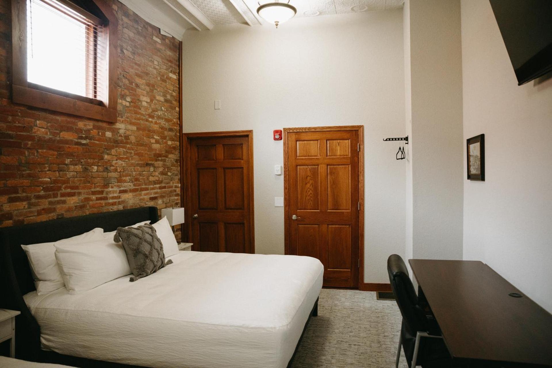 Bricktown Inn photo 45