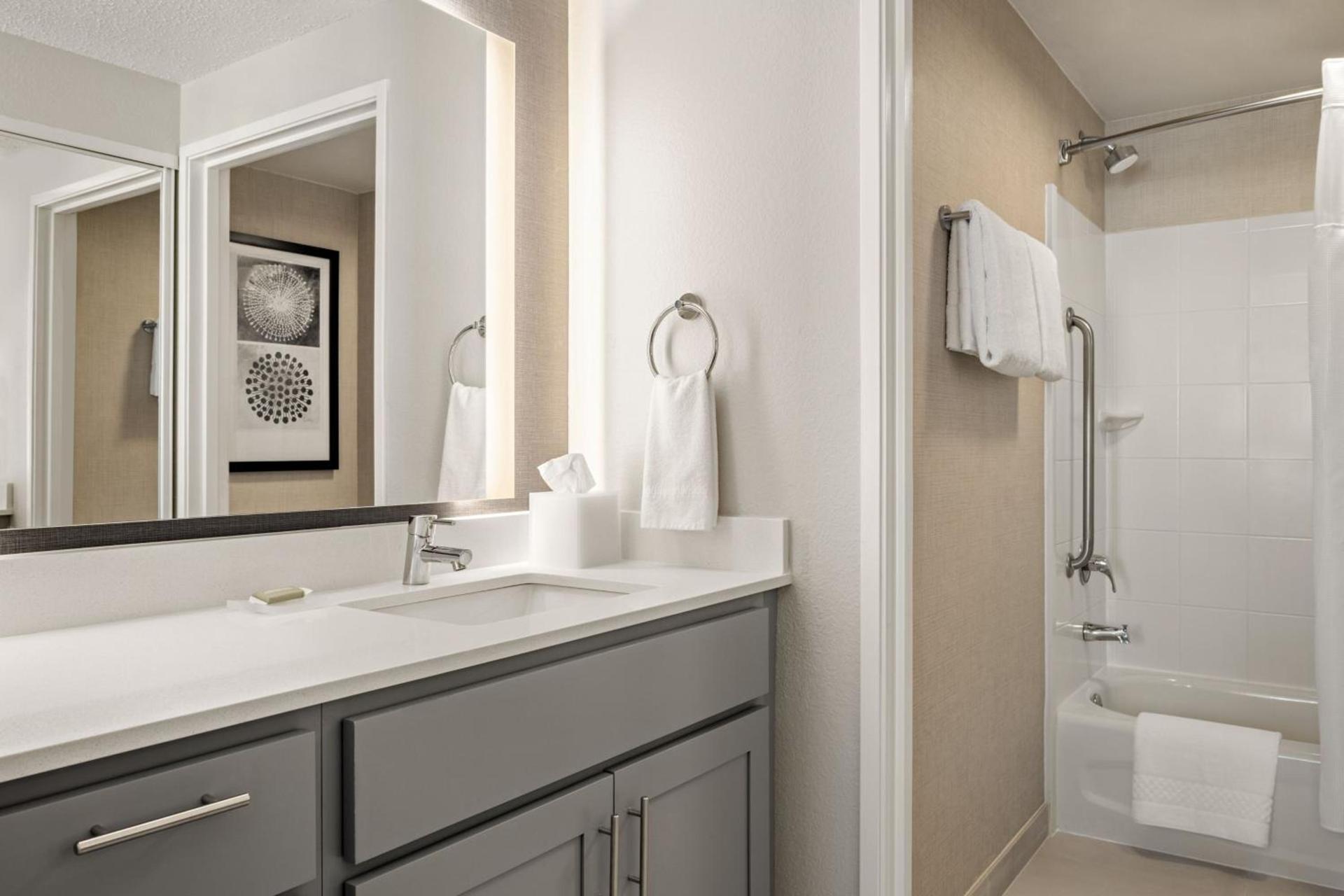Residence Inn by Marriott Chicago Naperville/Warrenville photo 16