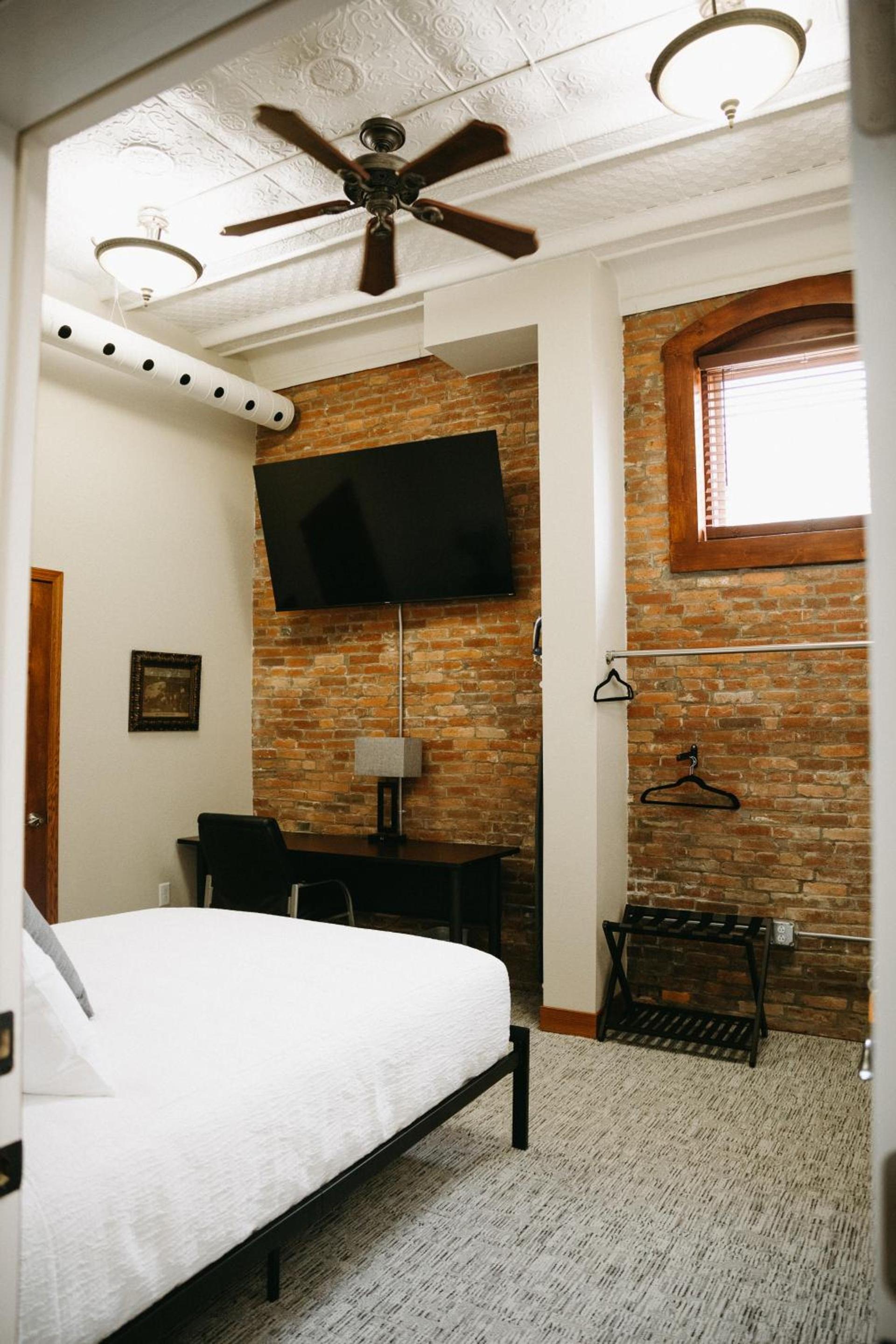 Bricktown Inn photo 50