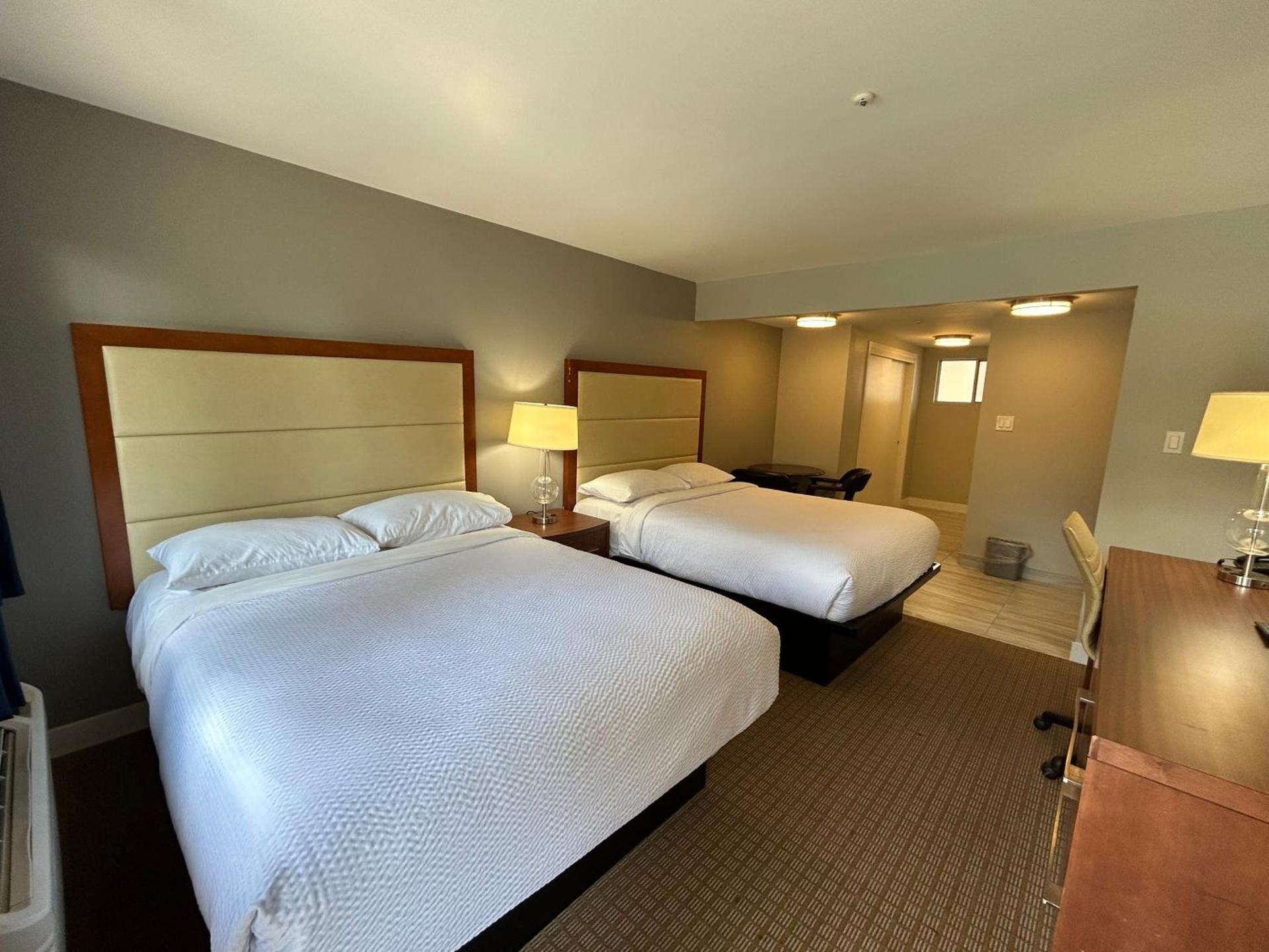Hillside Inn photo 6