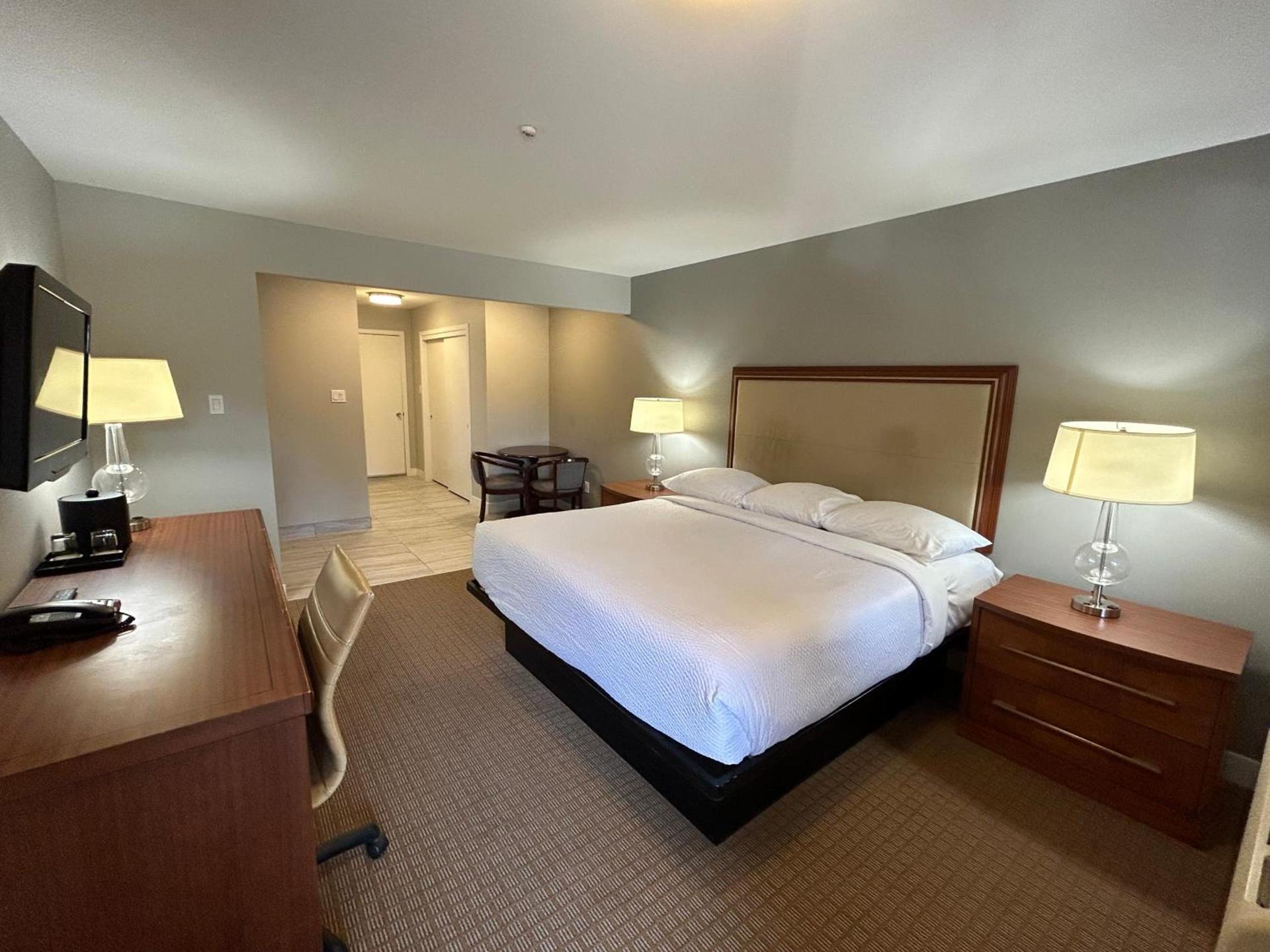 Hillside Inn photo 9