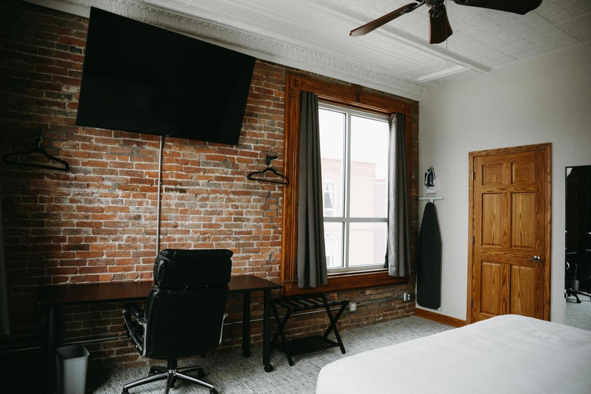 Bricktown Inn photo 58