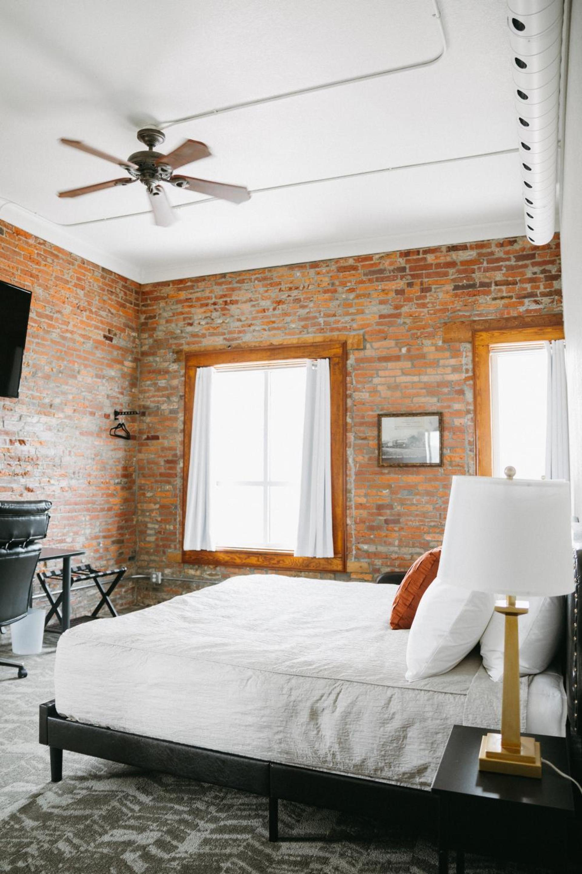 Bricktown Inn photo 60