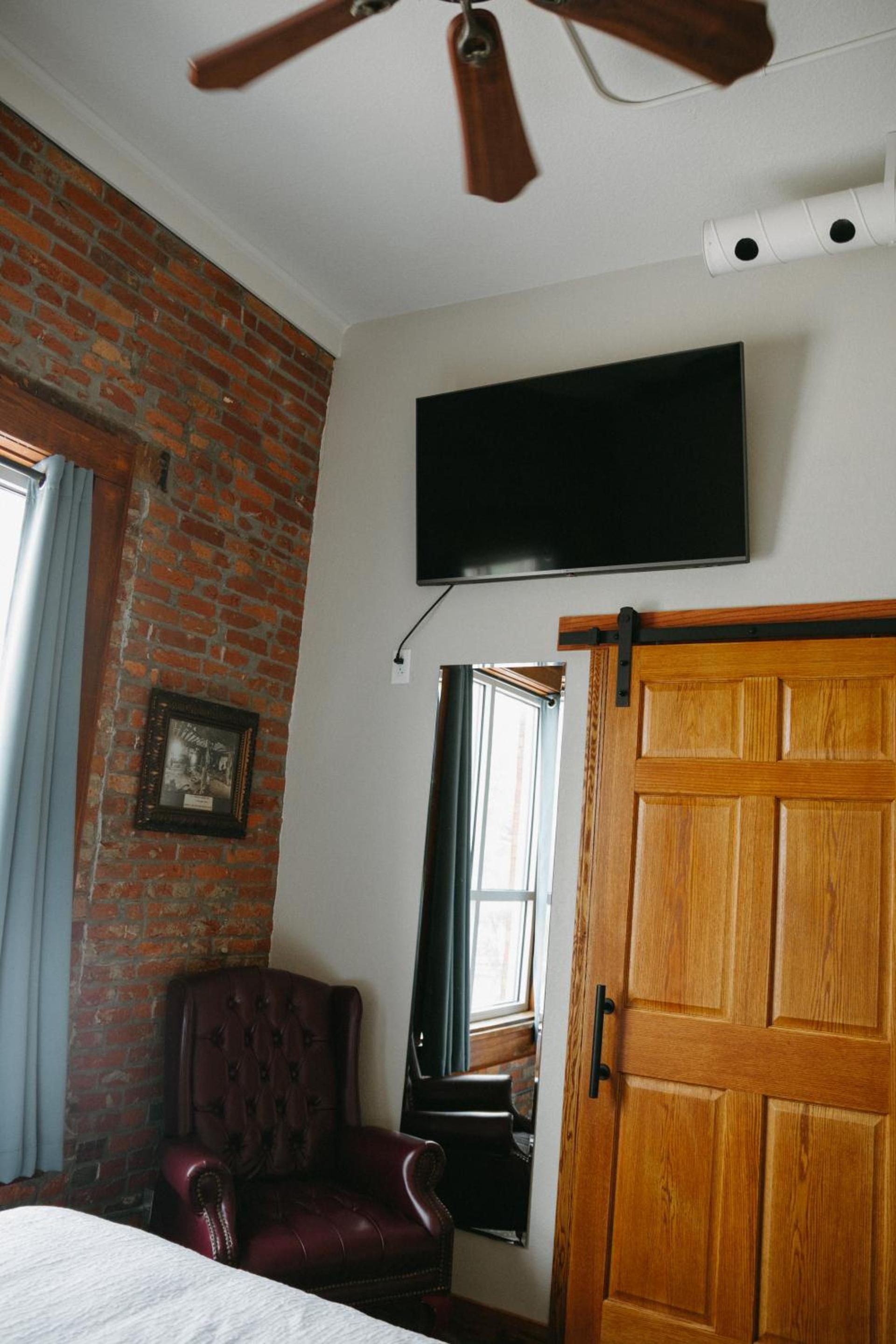Bricktown Inn photo 66