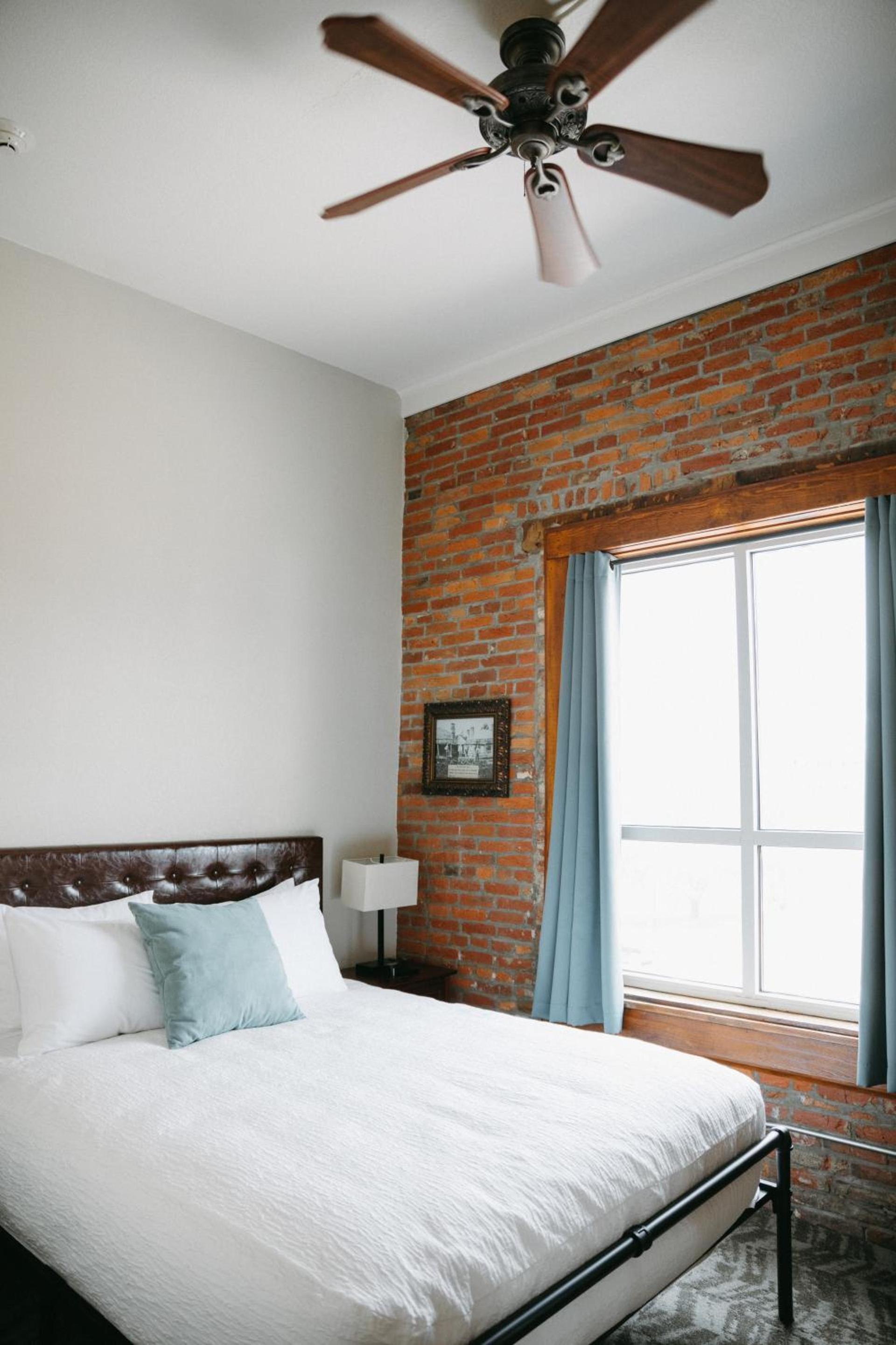 Bricktown Inn photo 68