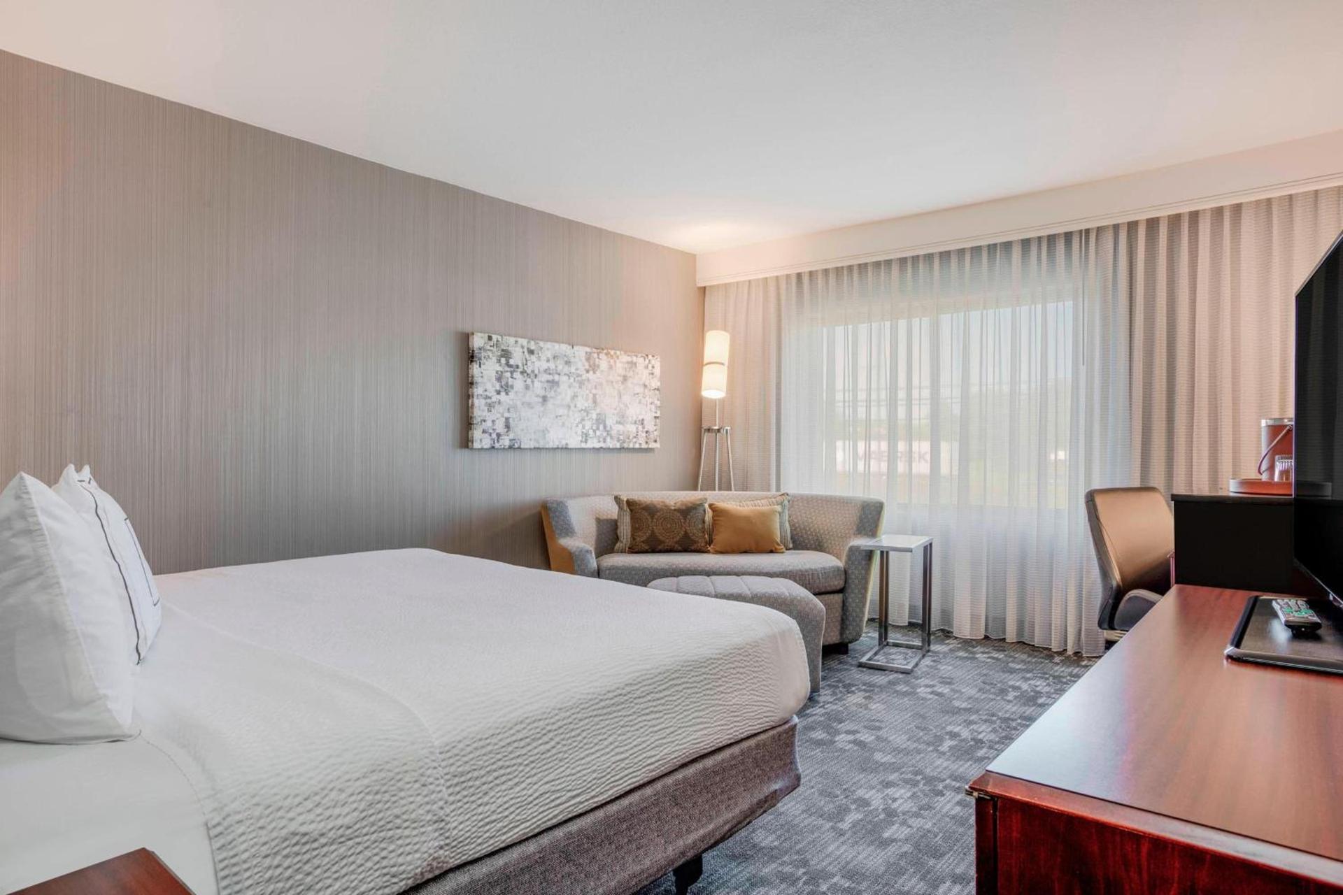 Courtyard by Marriot Cranbury South Brunswick photo 10