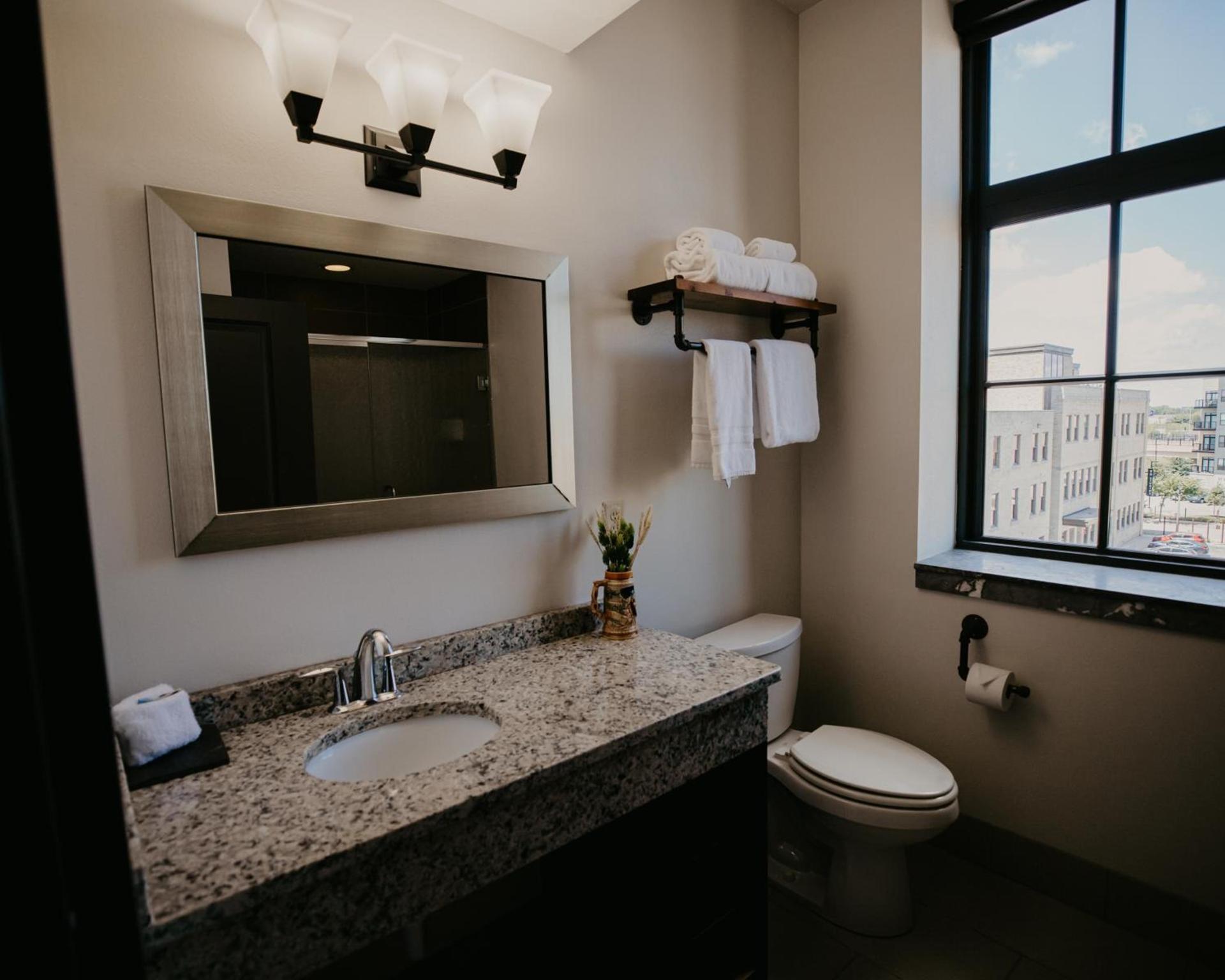 Brewhouse Inn and Suites photo 16