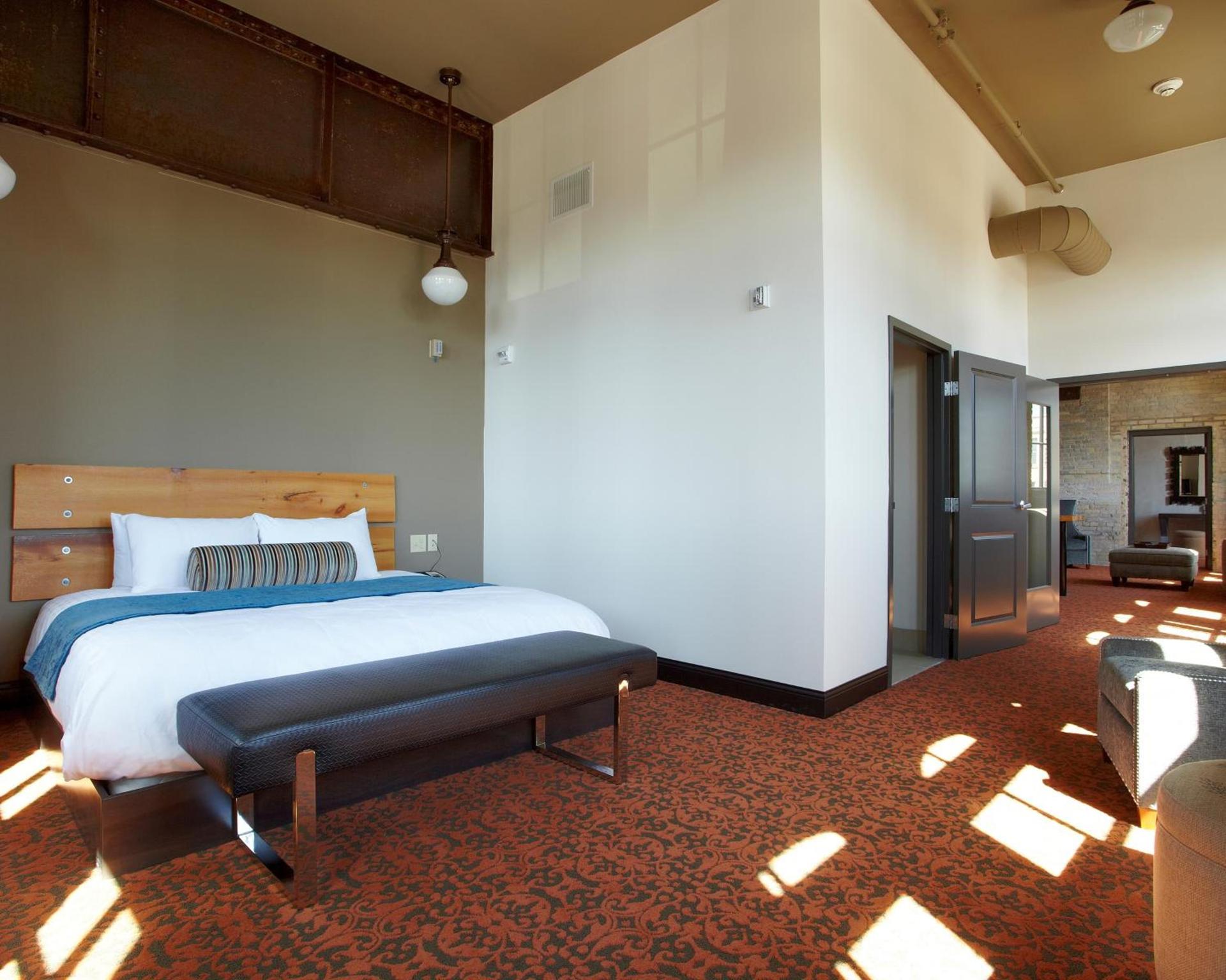 Brewhouse Inn and Suites photo 59