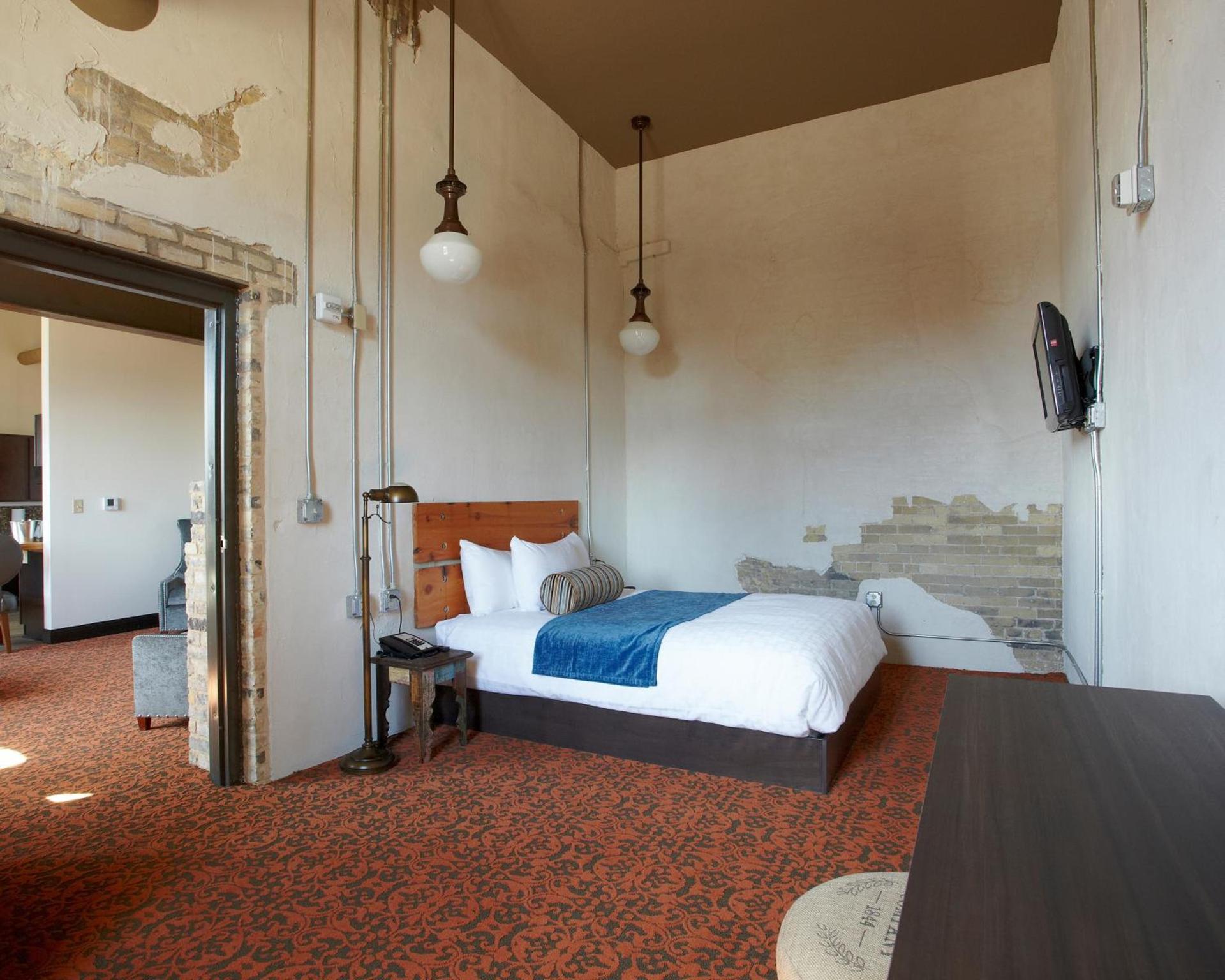 Brewhouse Inn and Suites photo 67