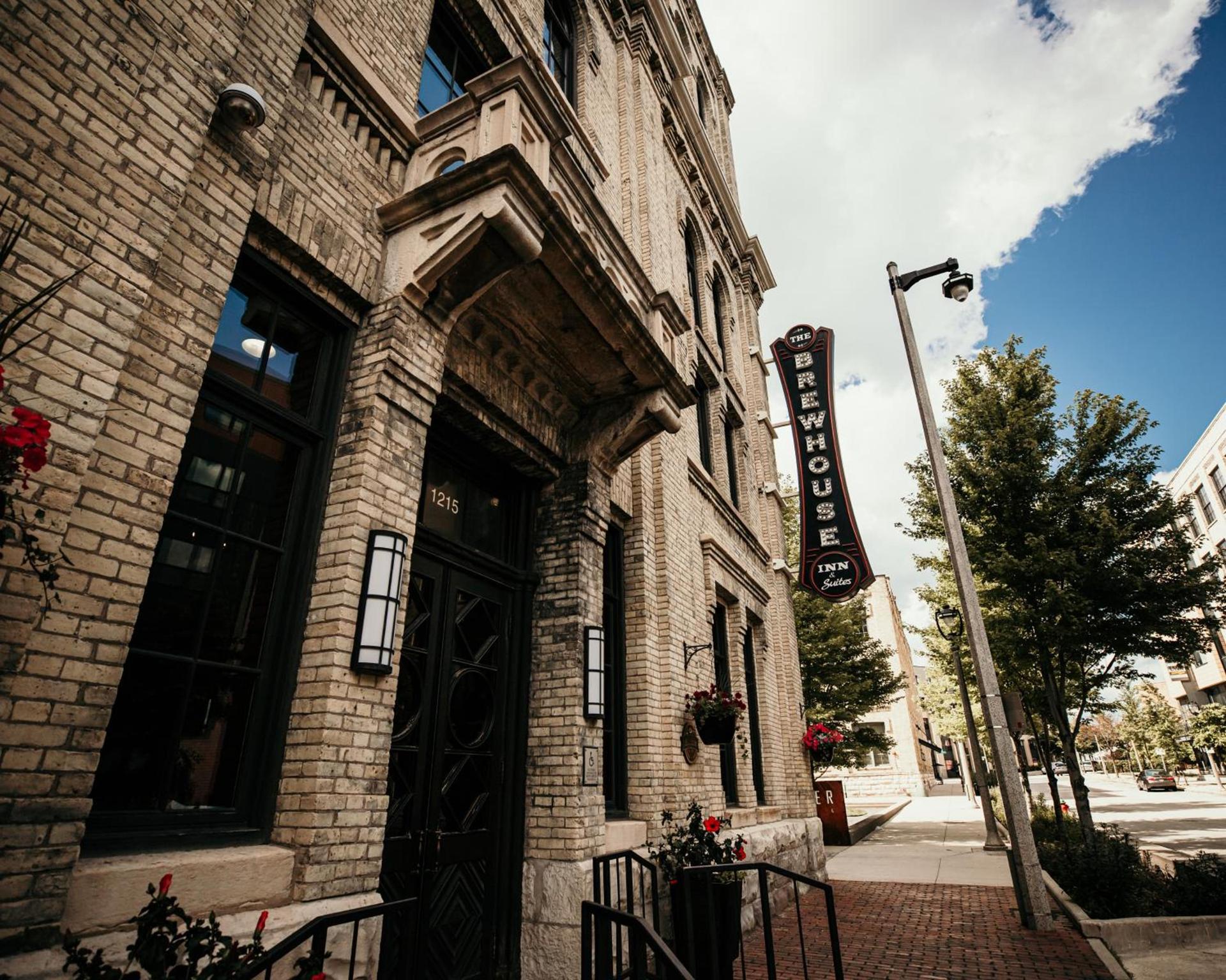Brewhouse Inn and Suites photo 66