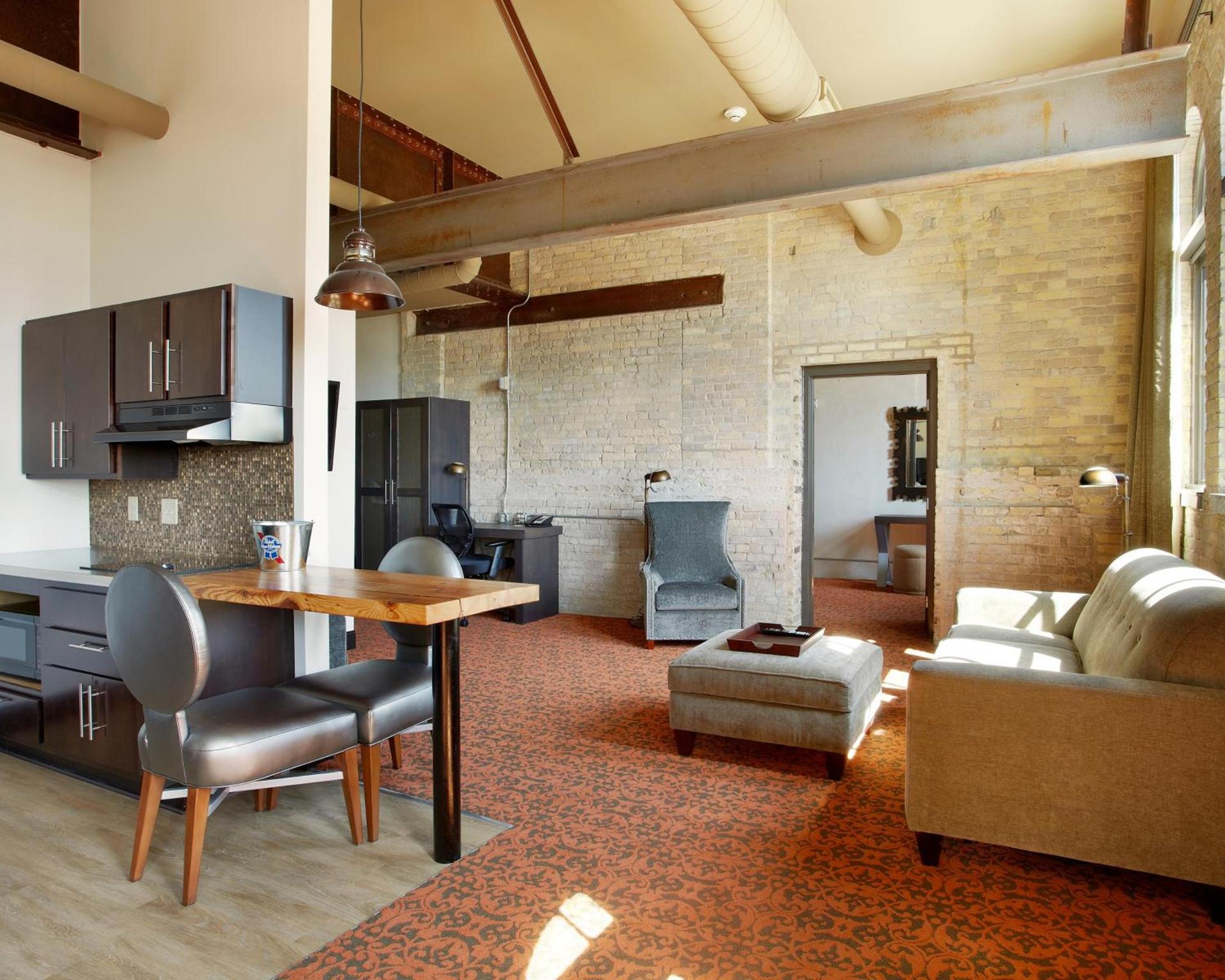 Brewhouse Inn and Suites photo 69