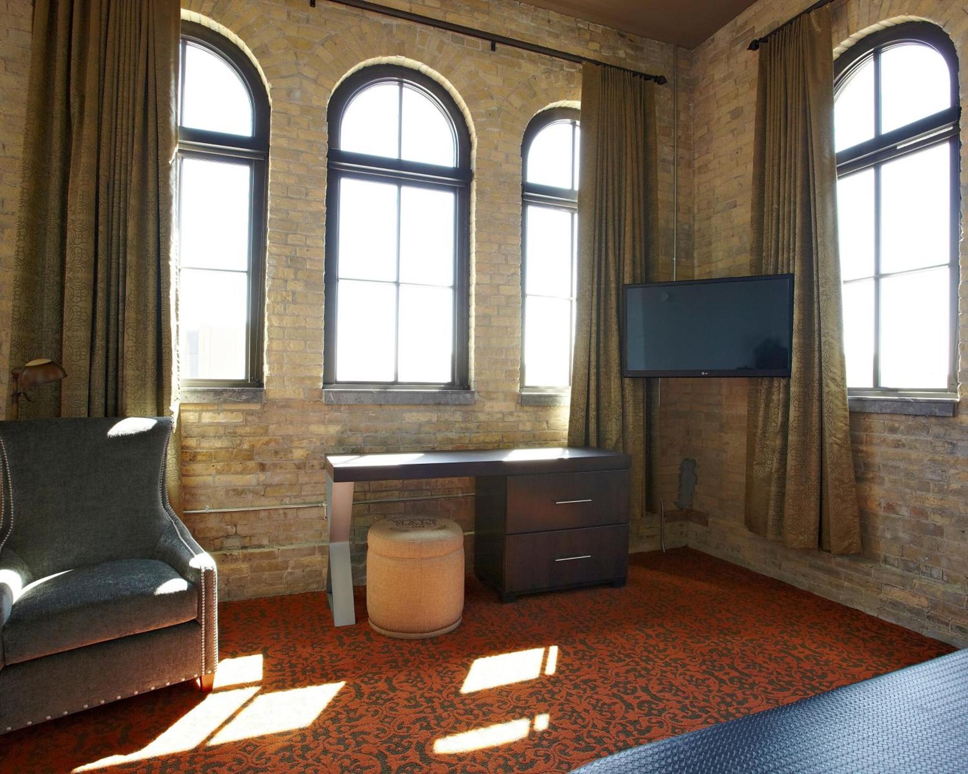 Brewhouse Inn and Suites photo 70